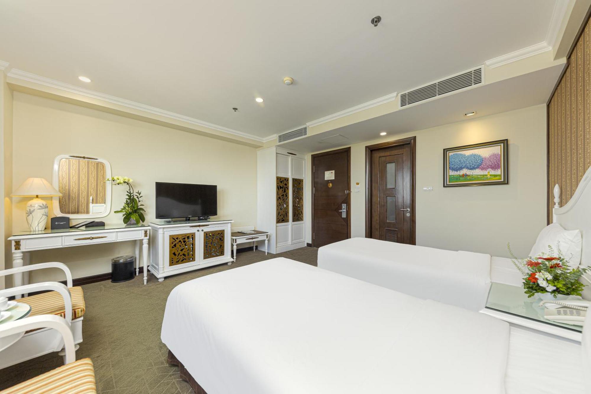 Chalcedony Grand Hotel