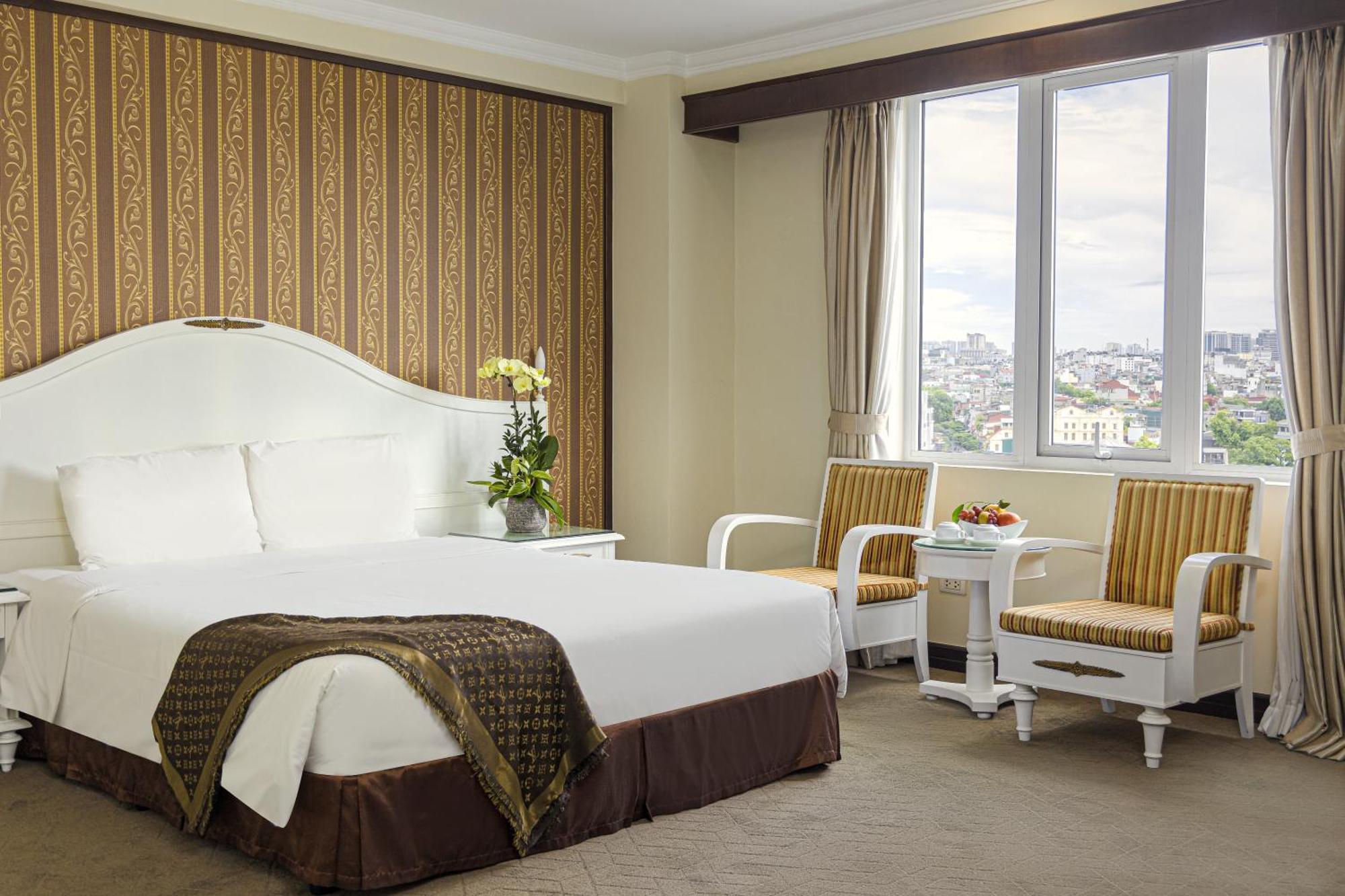 Chalcedony Grand Hotel 4*