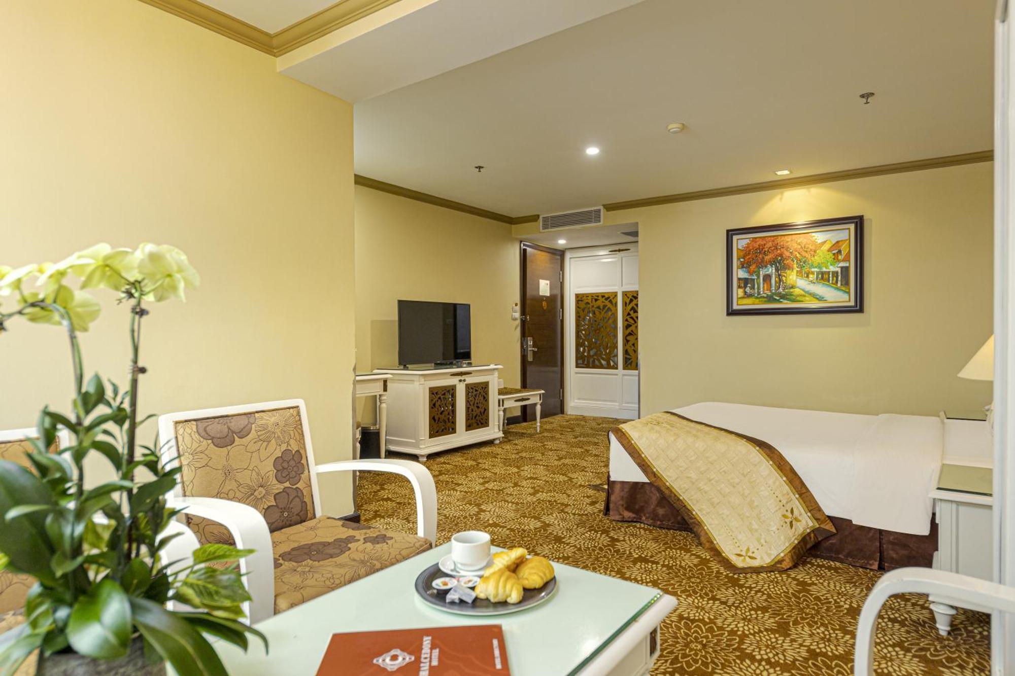 Chalcedony Grand Hotel