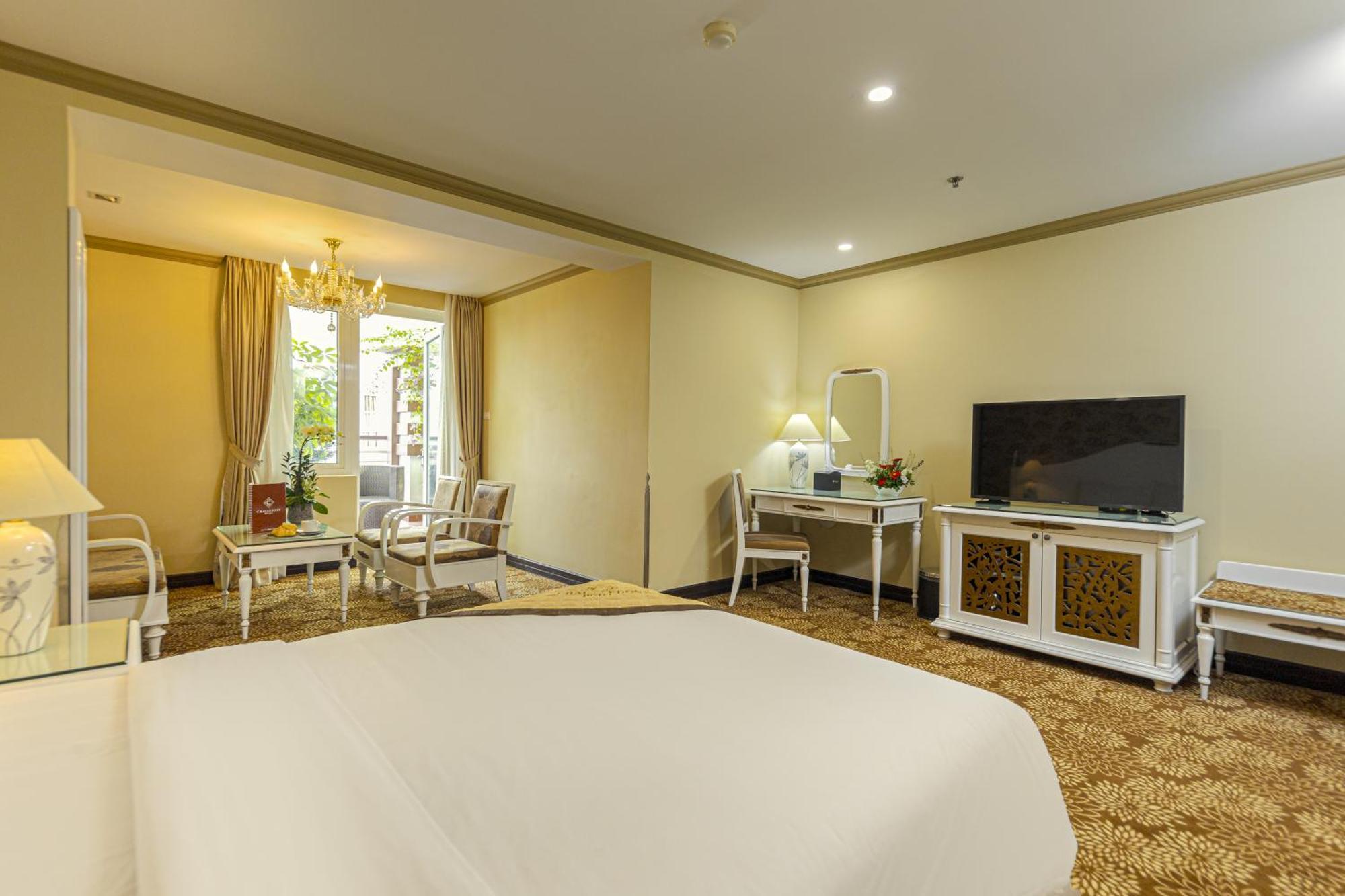 Hotel Chalcedony Grand