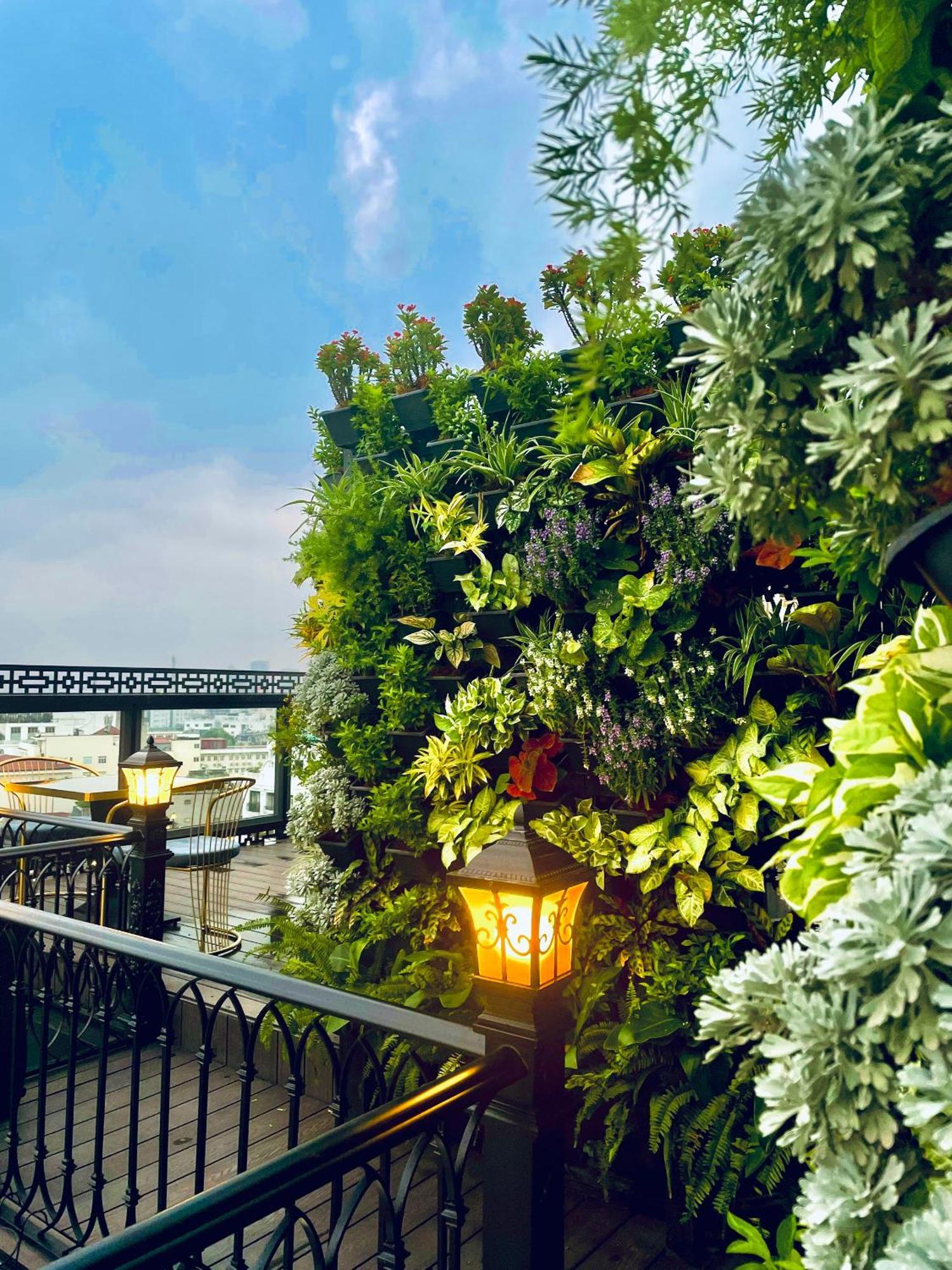 L'signature & Khách sạn 4*
