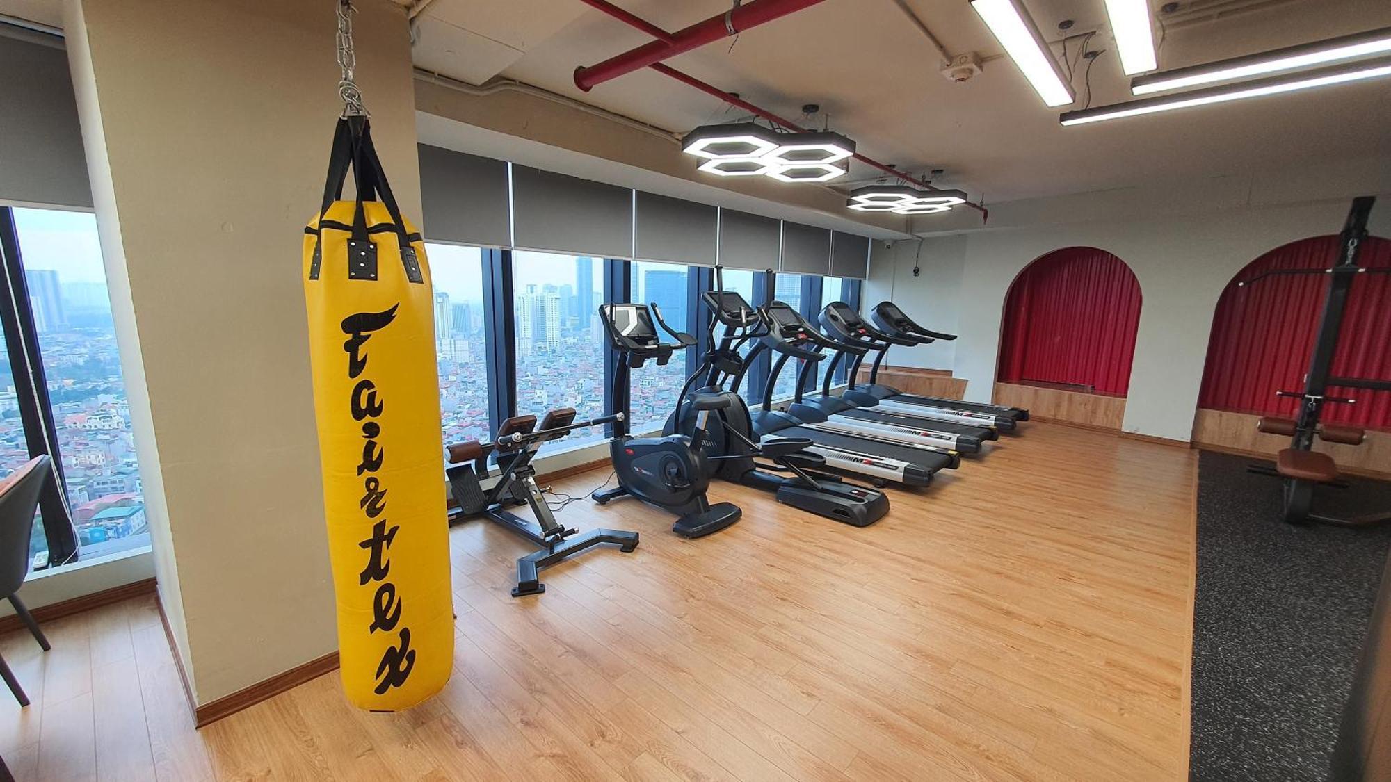 Lancaster Luminaire - 1152 Lang Street Apartamento