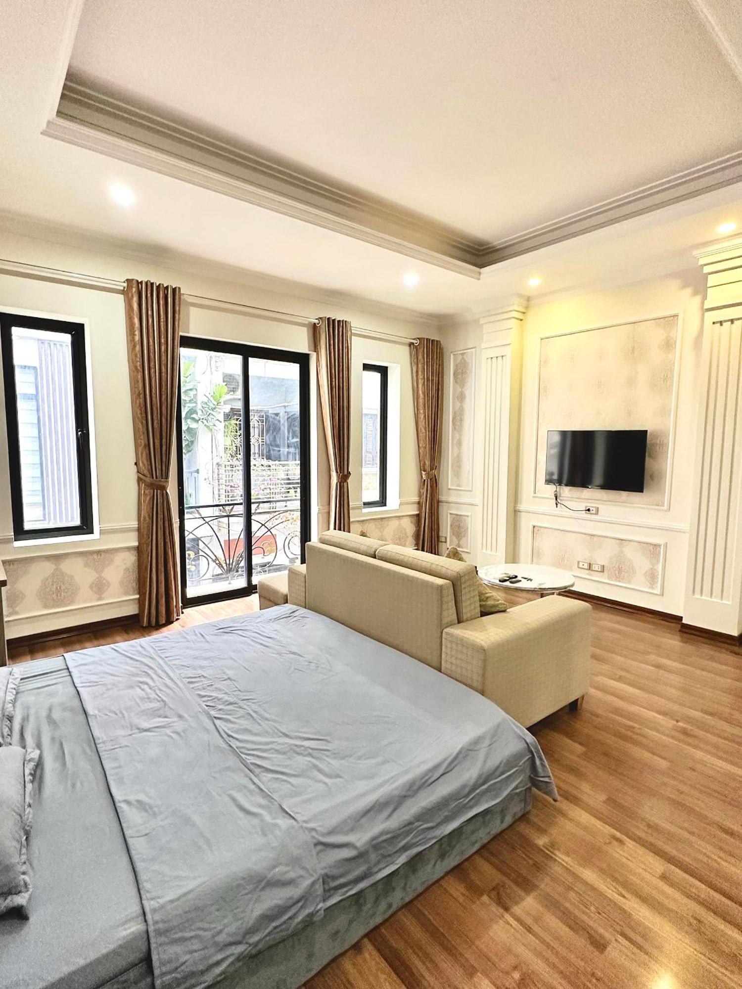 Bens House - 40m Large, Full Stuff, Tv Netflix, Quiet Area Apartment Hanoi