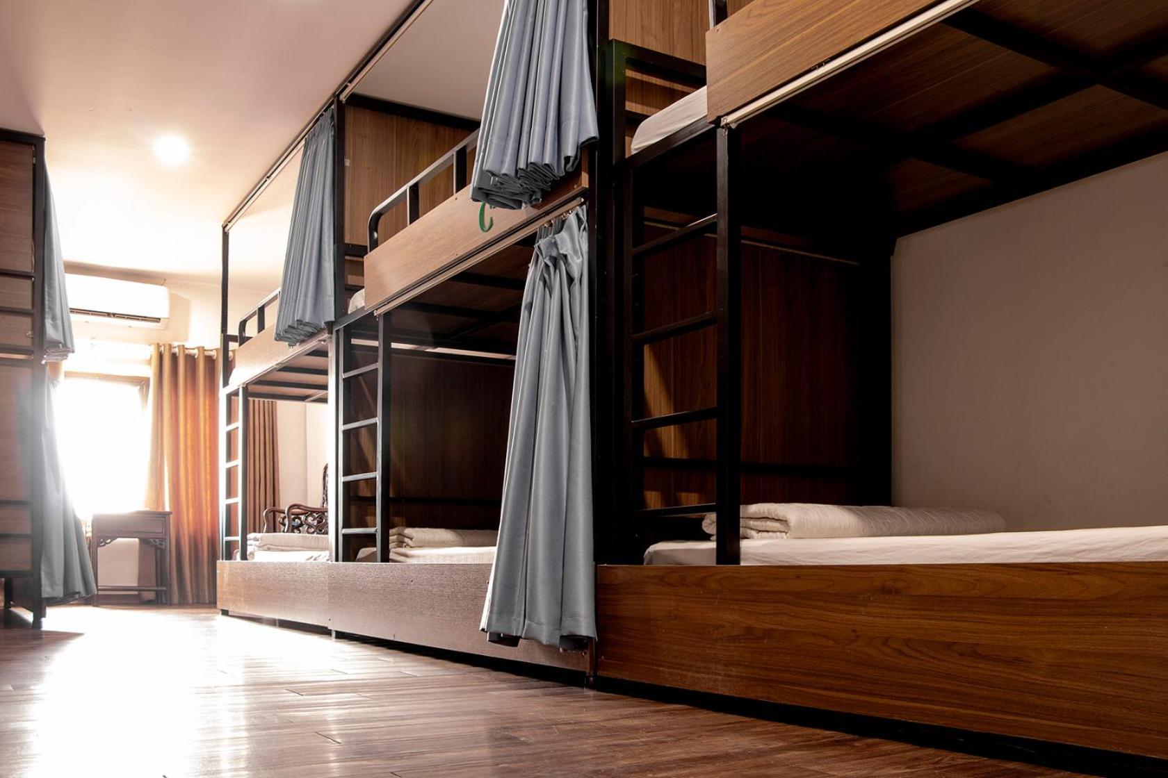 Group Nest Hanoi