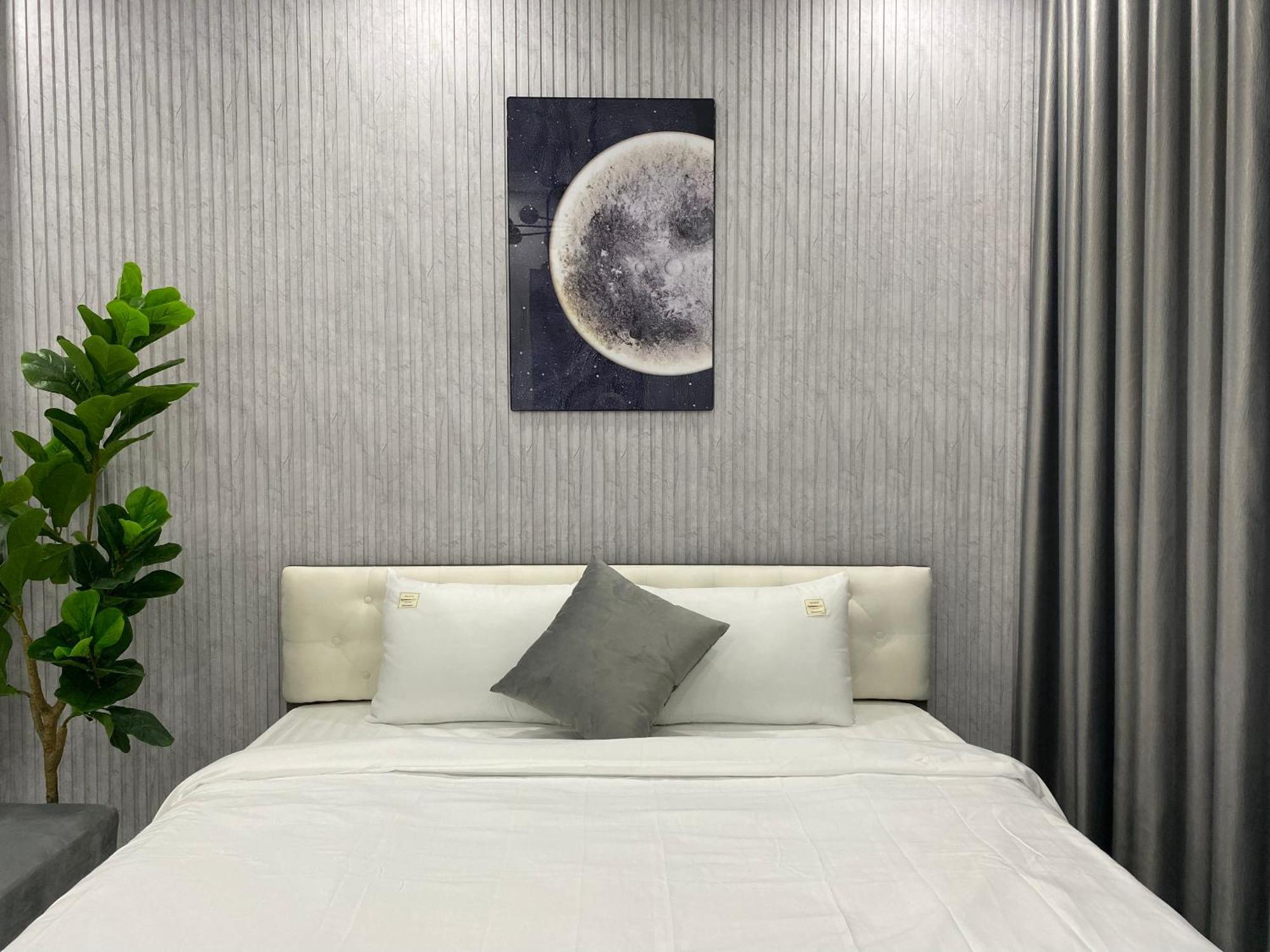 Flowergod Riverside Apartment