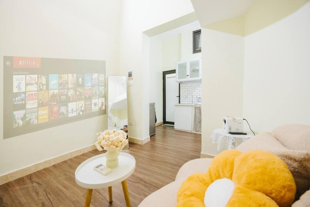 Lovely Near Train Street - Old Quarter - Netflix
