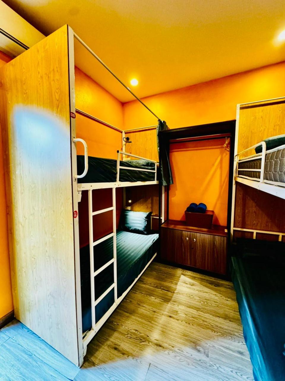 Old Quarter Autumn House Apartment *