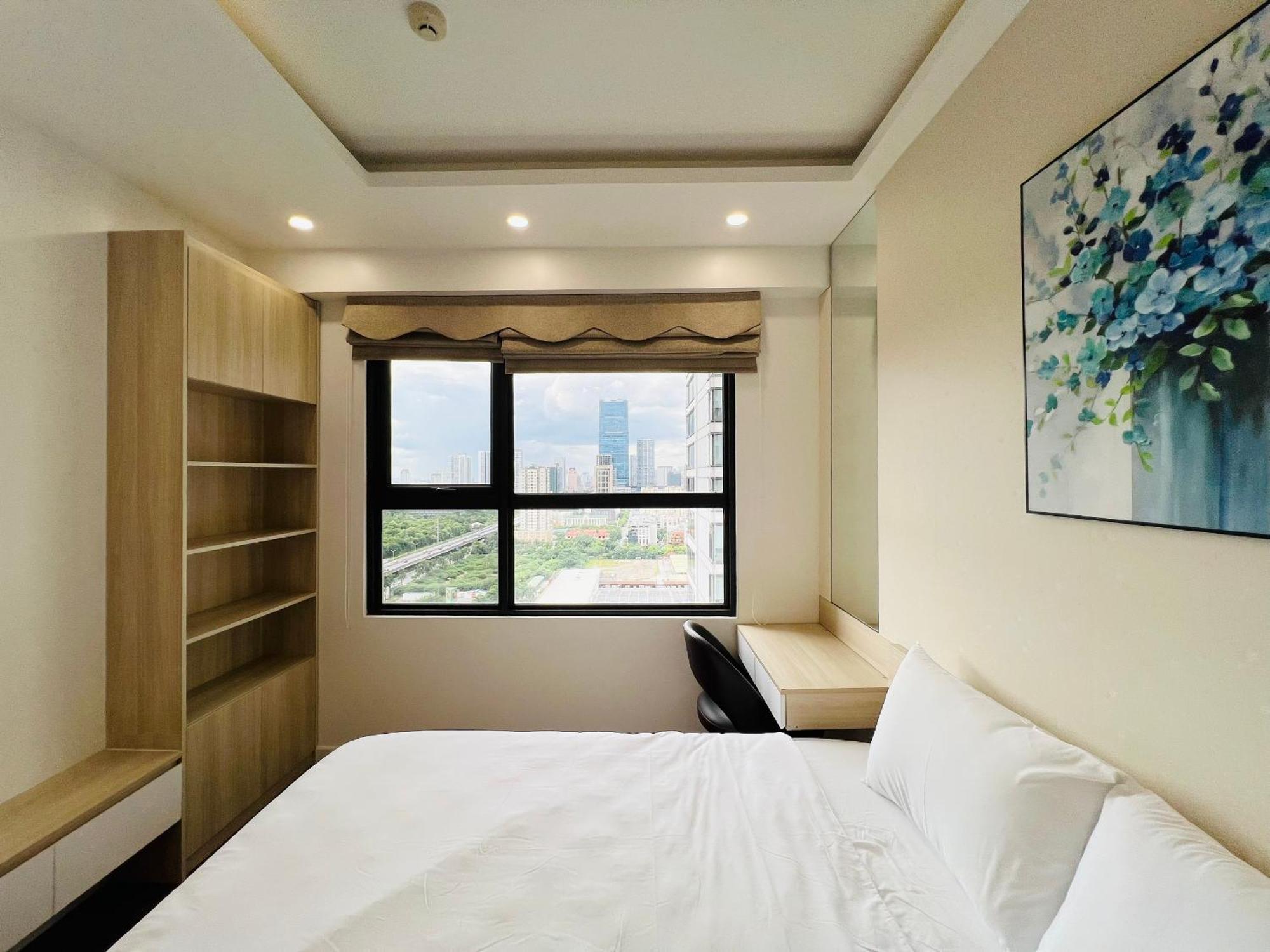 Daniel - D'capitale Ha Noi Apartment *