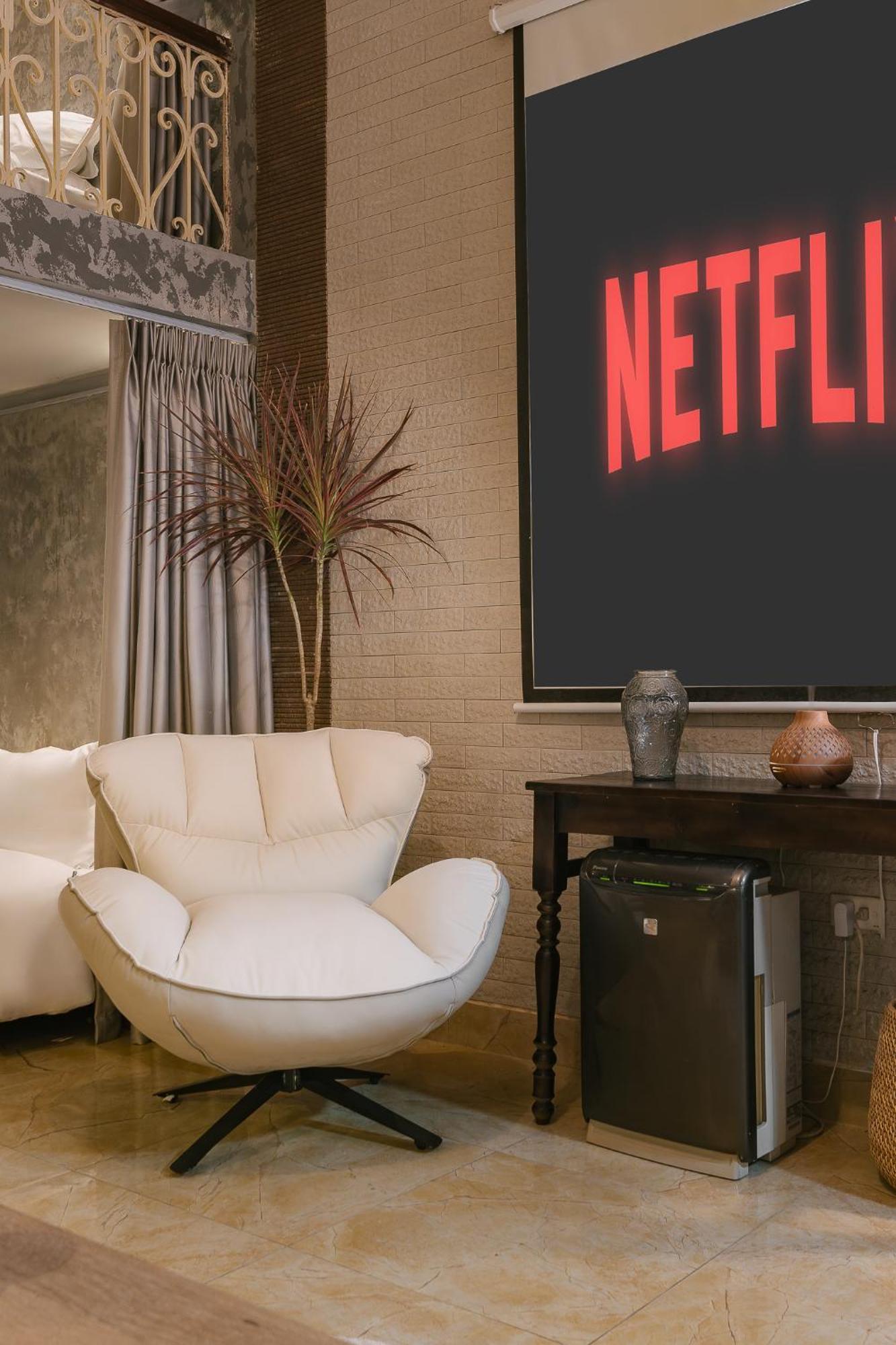 Apartment Joie Duplex-heart Of Hanoi-2min To And Night Market-home Cinema Hanoi