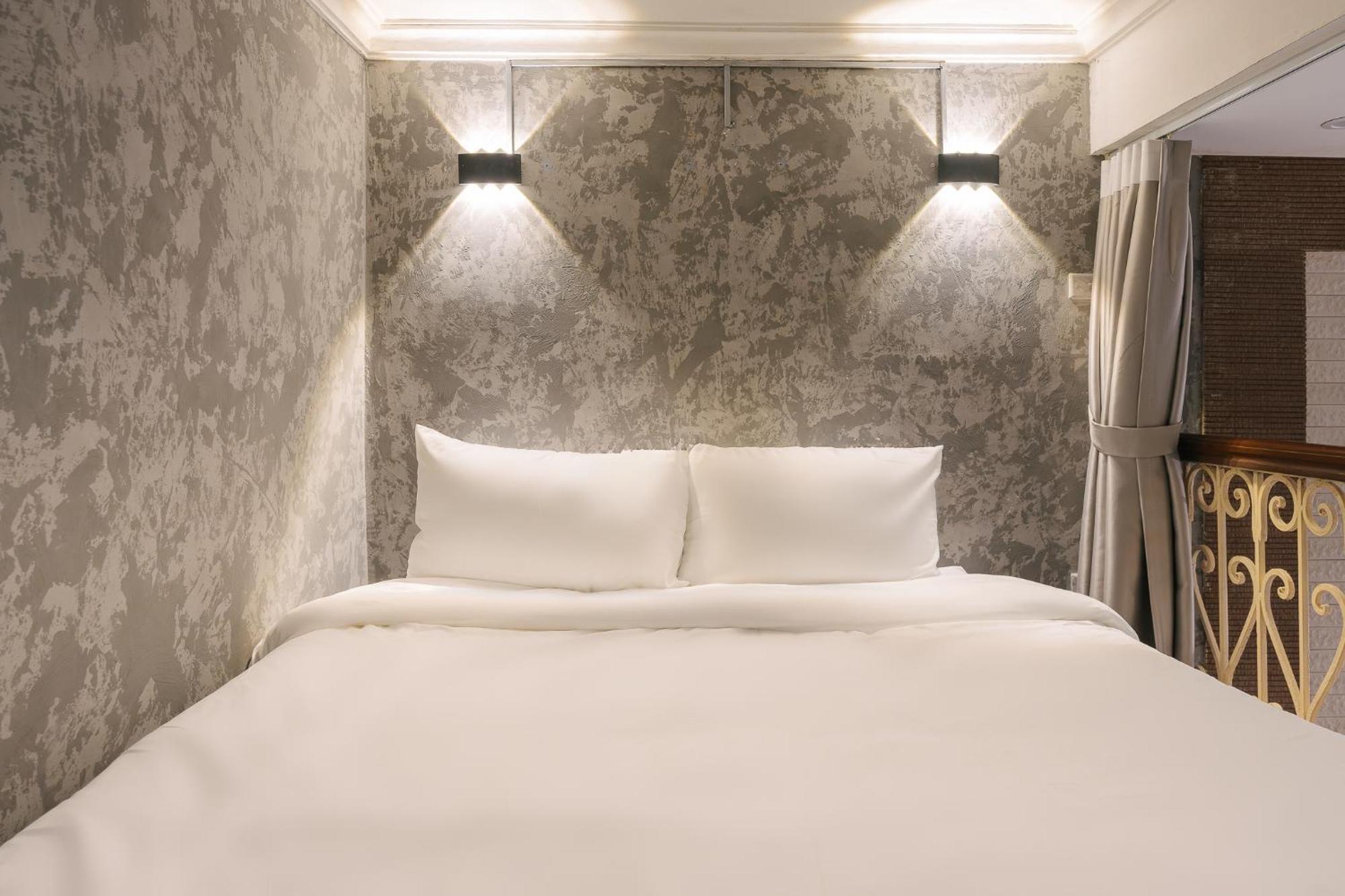 Apartment Joie Duplex-heart Of Hanoi-2min To And Night Market-home Cinema Hanoi