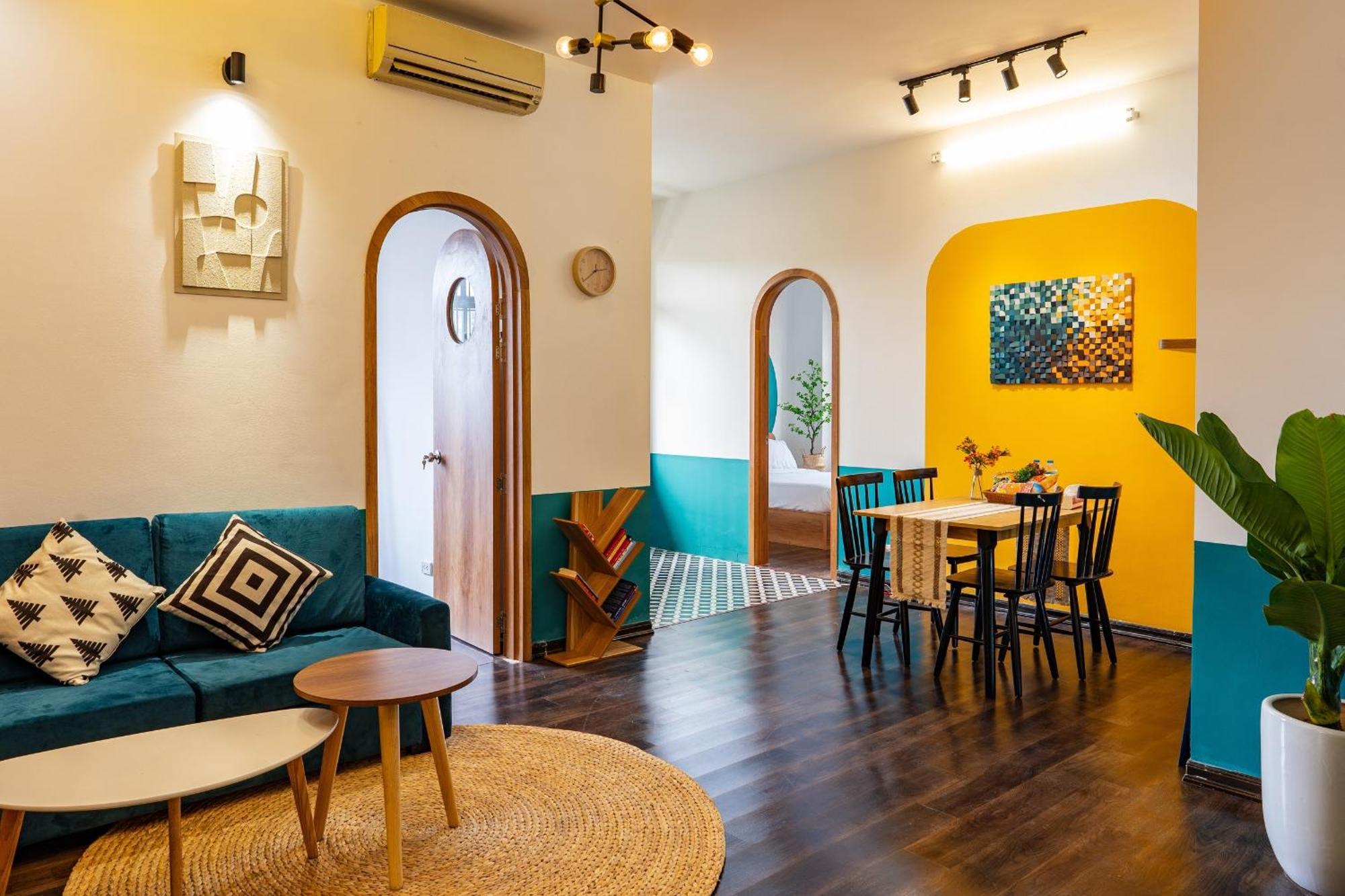 Spacious Hoan Kiem Apartment *