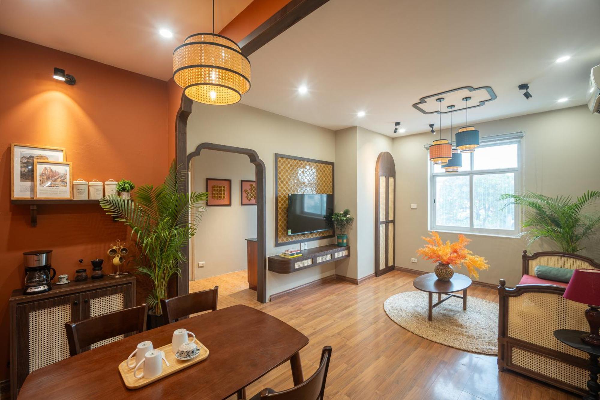 Spacious Hoan Kiem Apartment *
