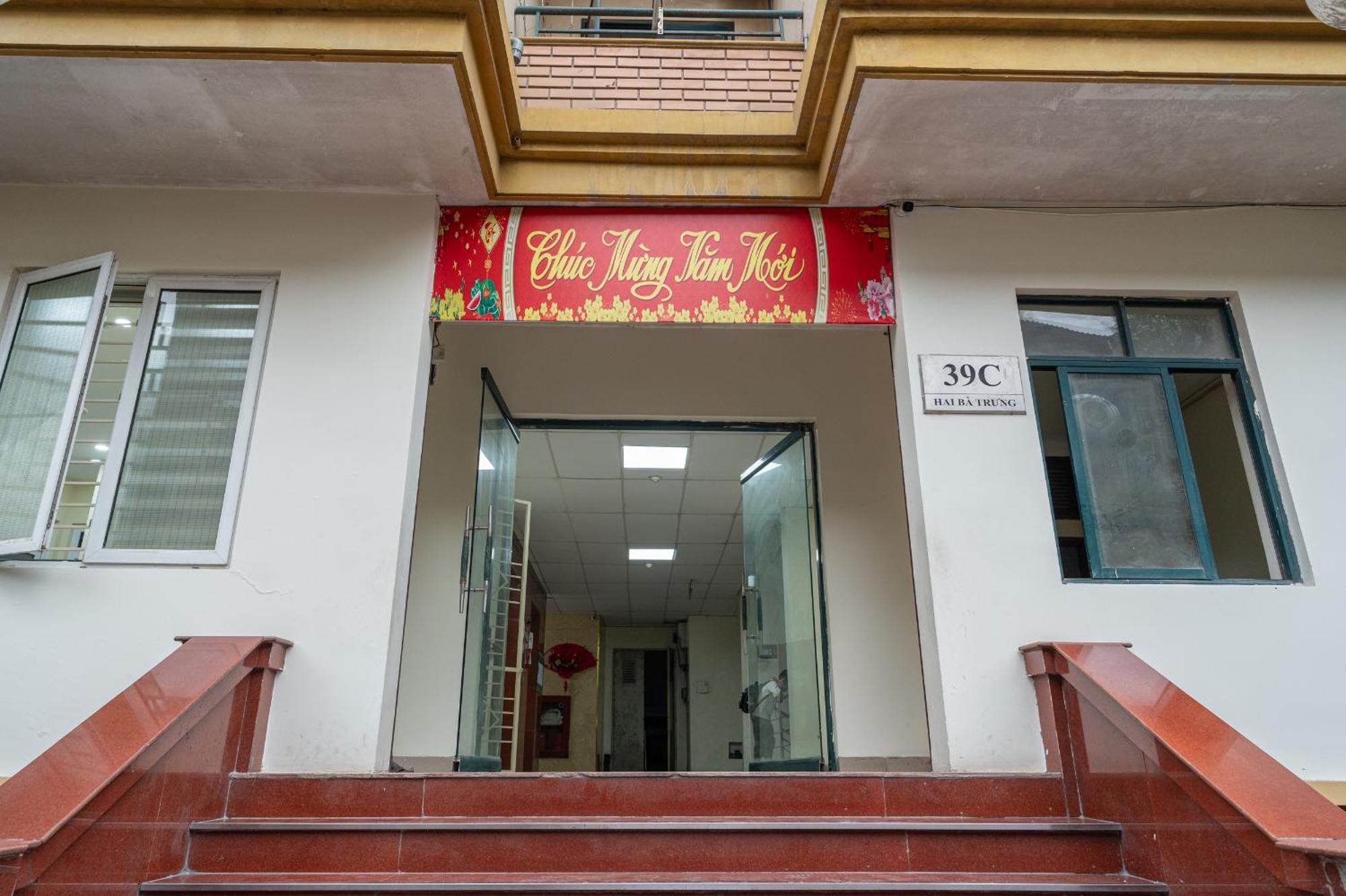 Spacious Hoan Kiem Apartment Hanoi