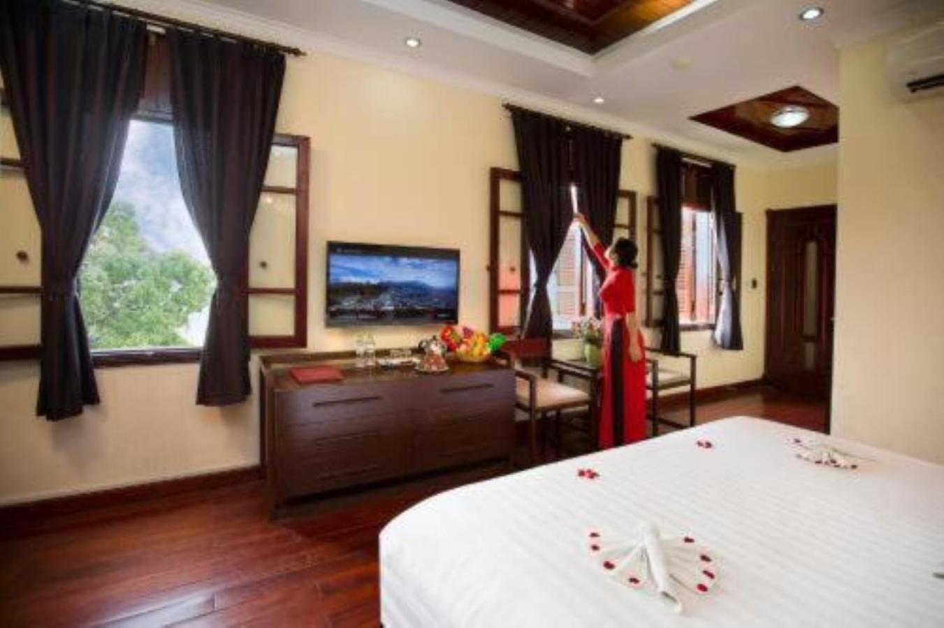 Posh Boutique 3*