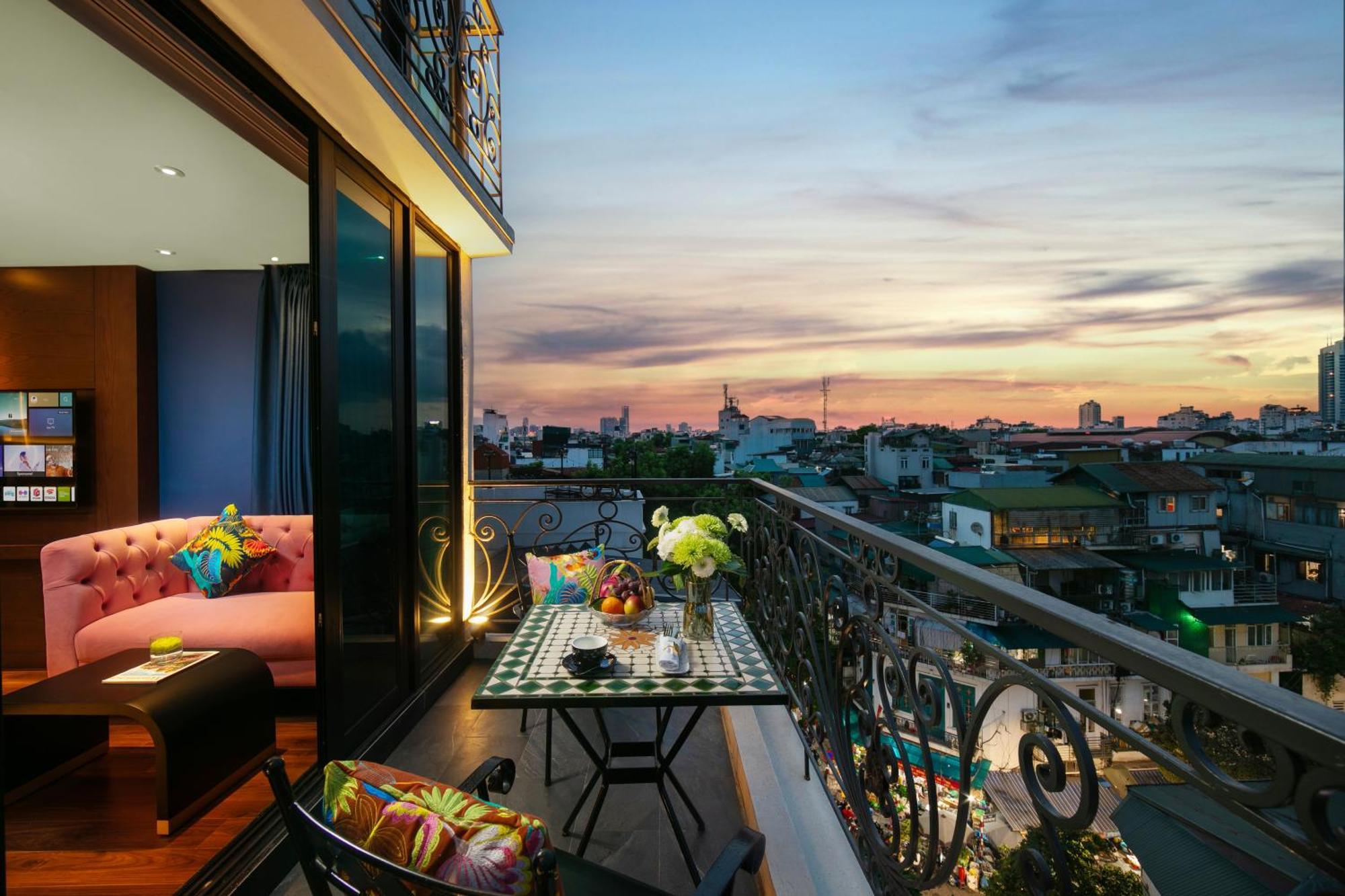 Aurora Hotel 4*