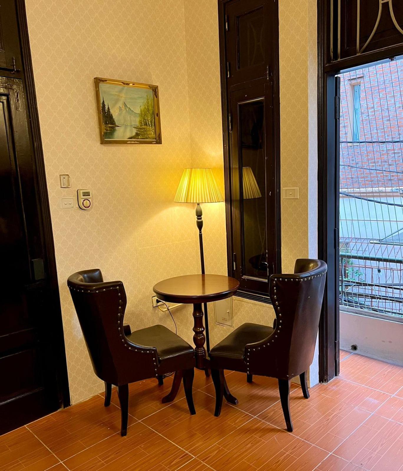 Homestay Lushstay - Vintage Haven For Couples Hanoi