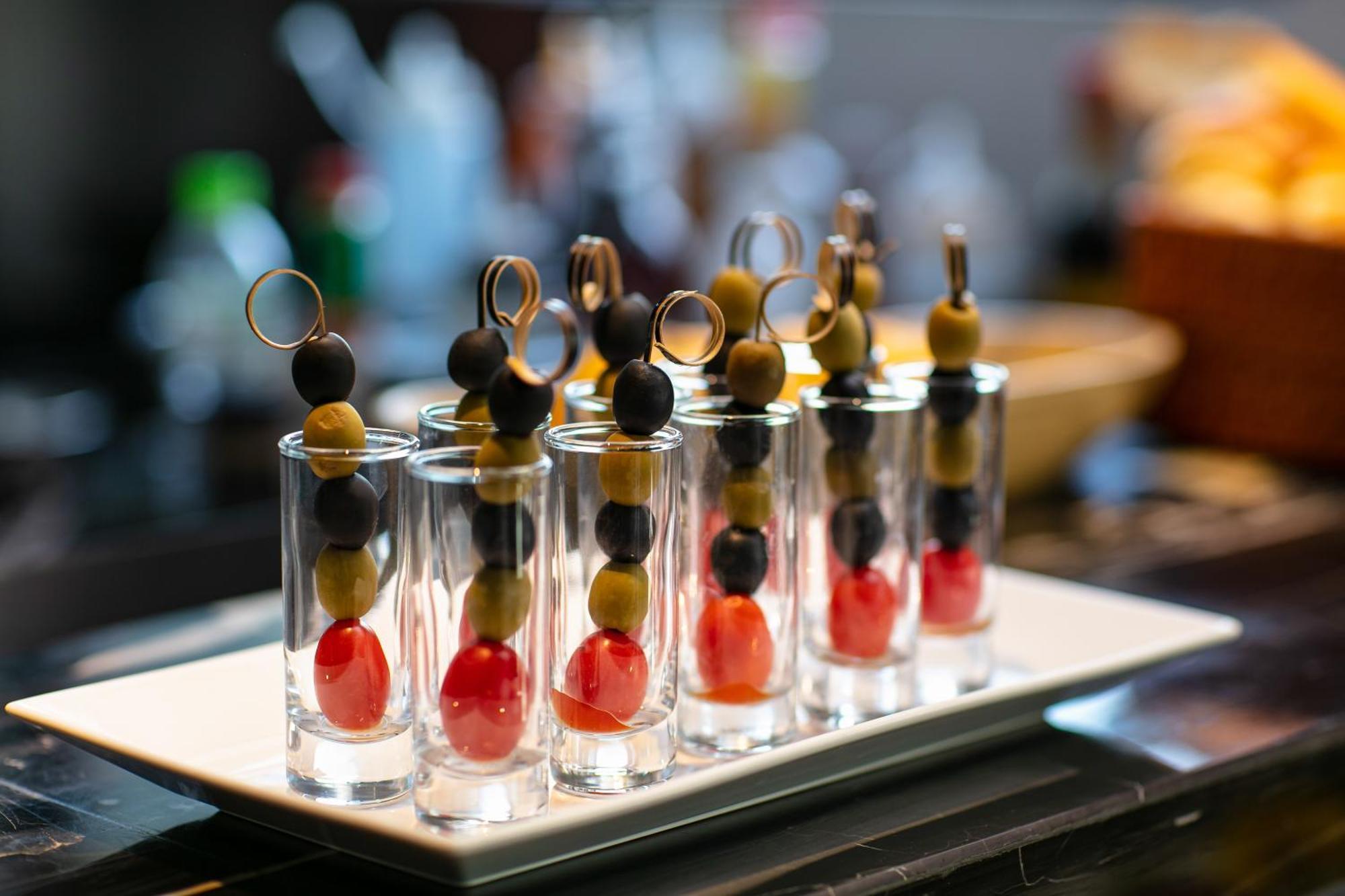 Le Premier & Rooftop Bar Hotel 4*