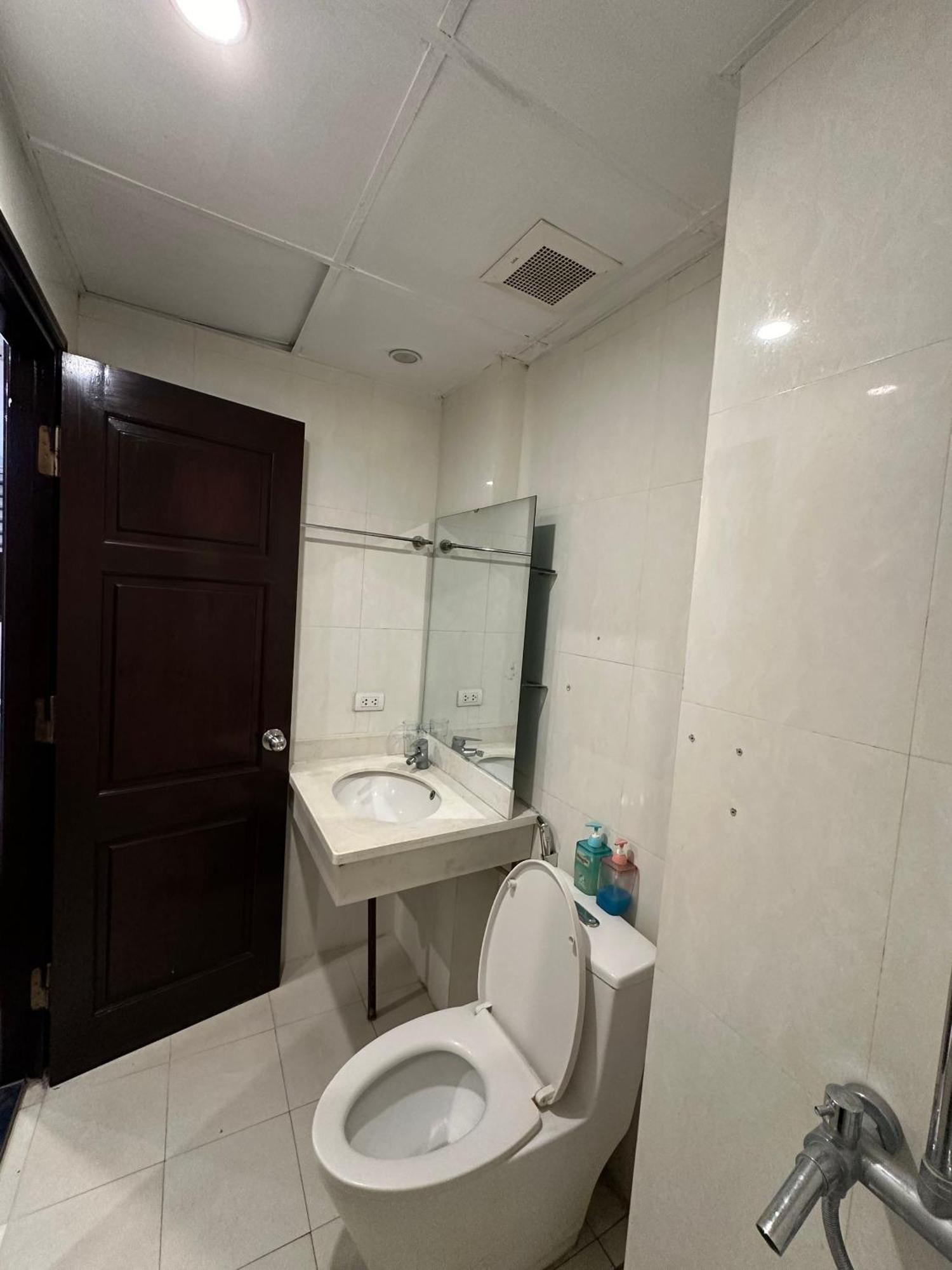 Khách sạn Cozy Legend