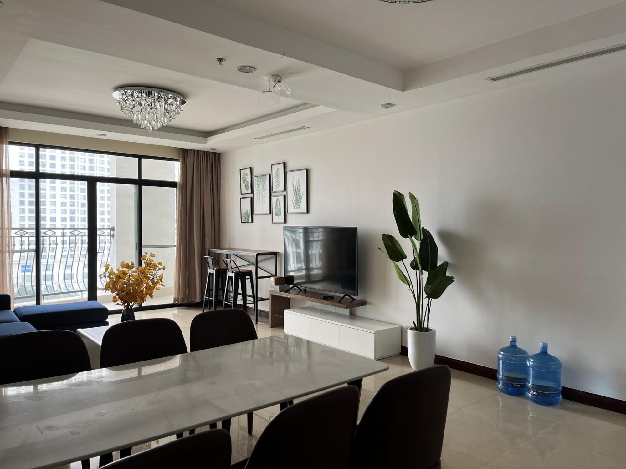 Căn hộ Vinhomes Royal 3 Br *