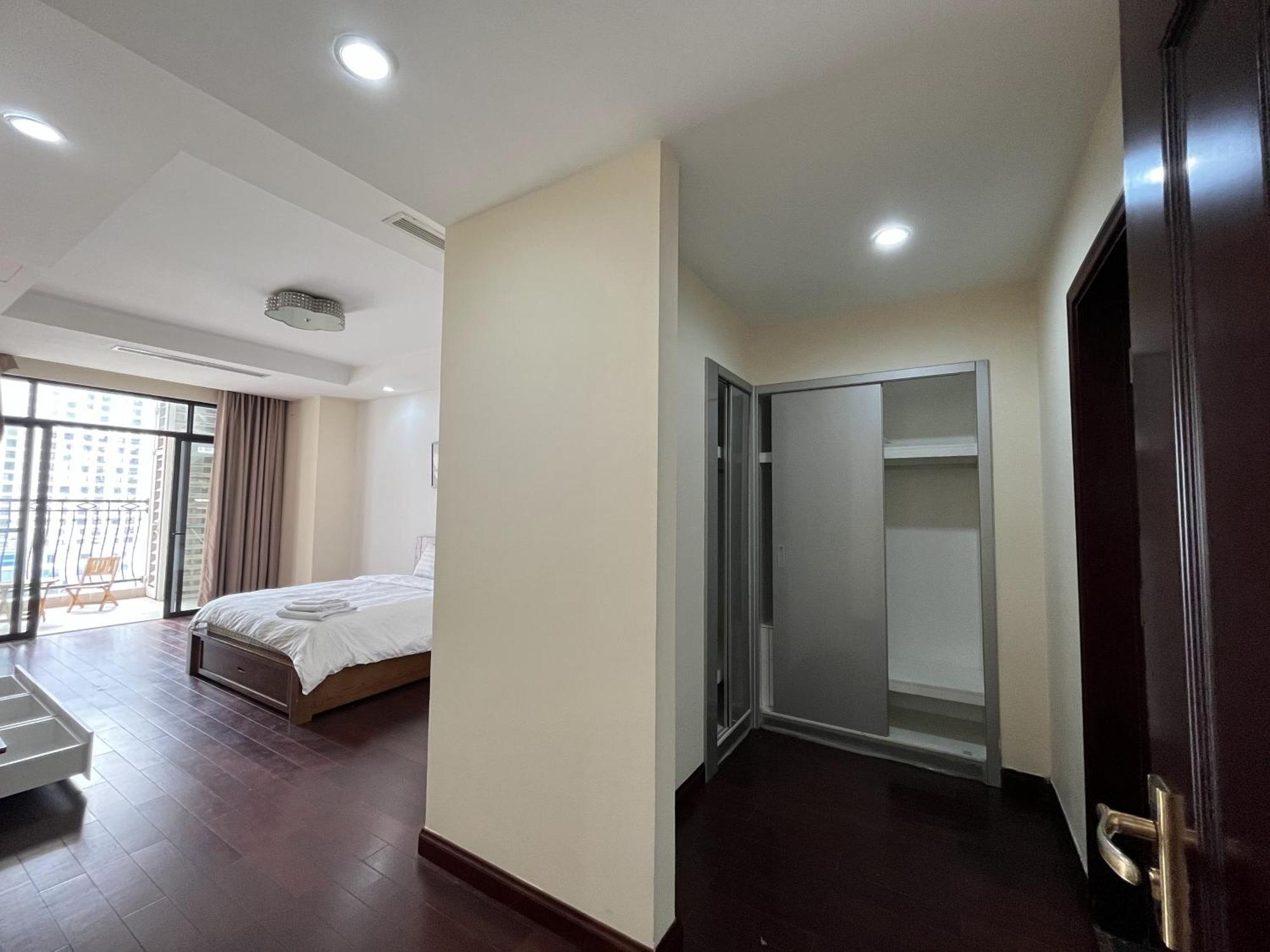 Vinhomes Royal 3 Br Hà Nội