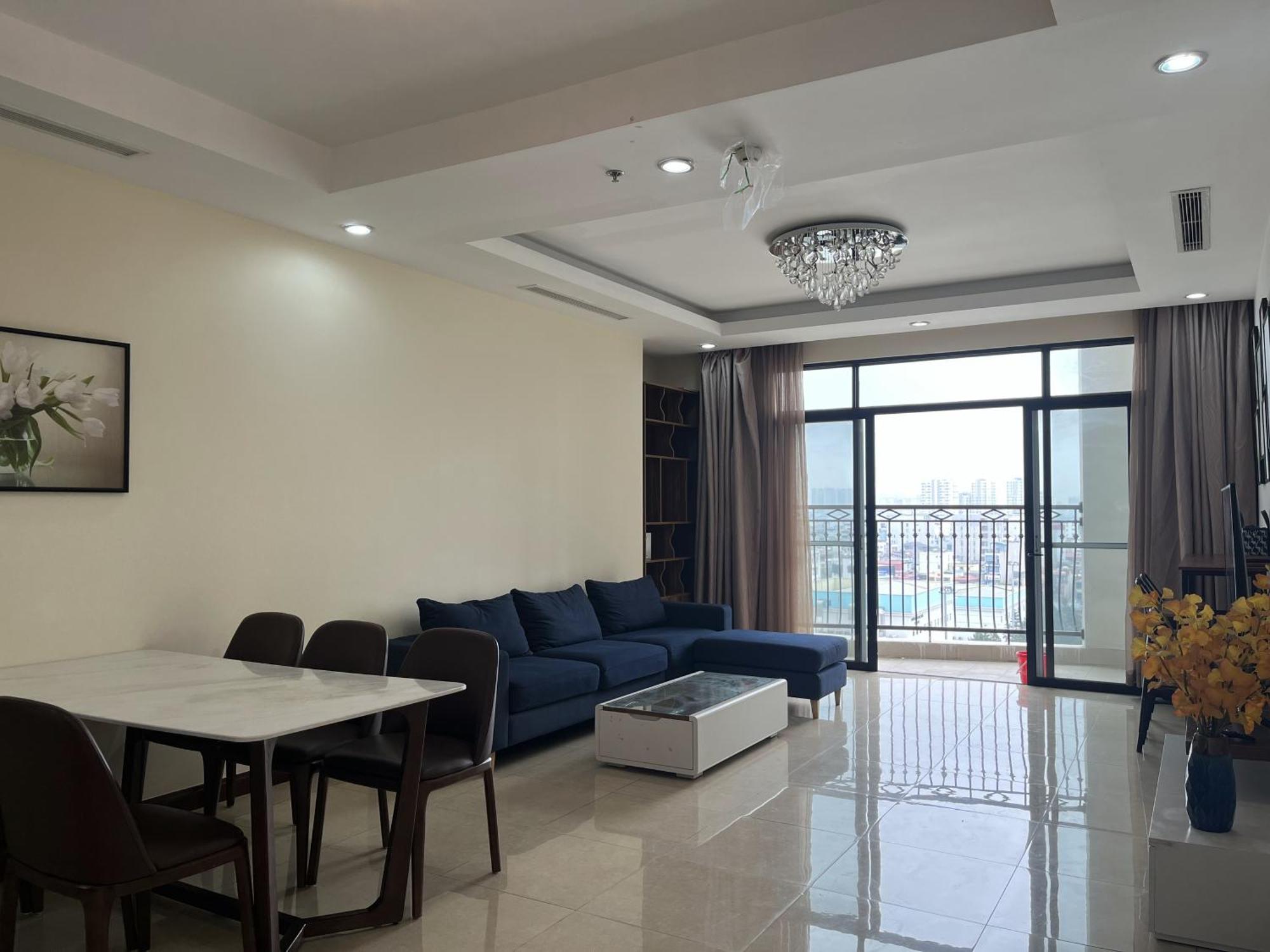 Vinhomes Royal 3 Br Căn hộ
