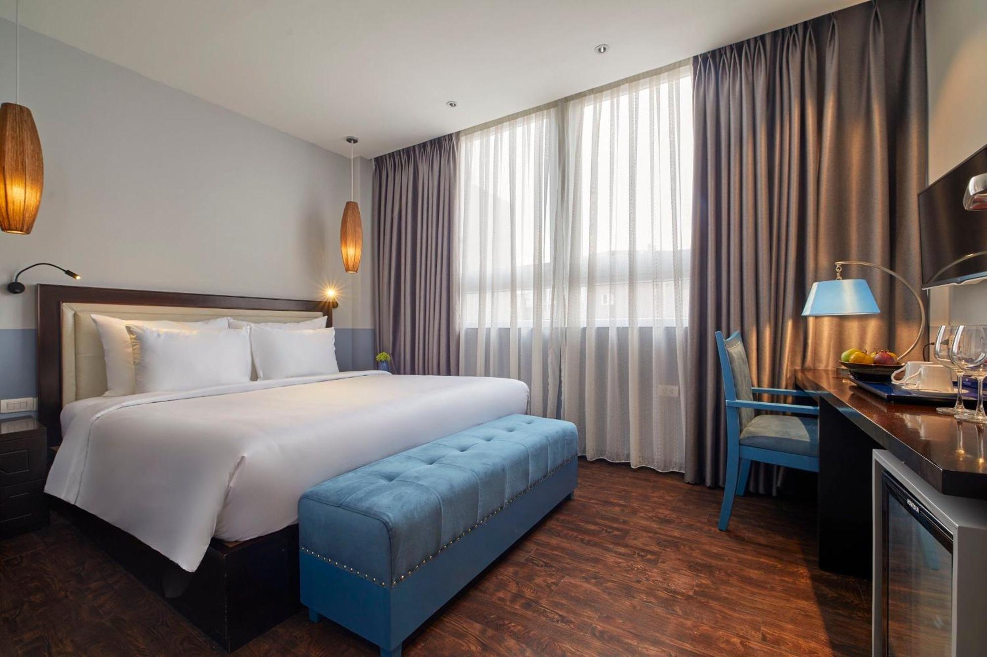 Flora Hotel 4*