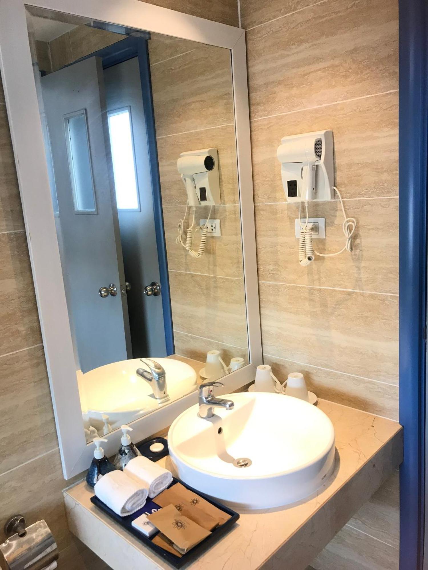 Flora 4* Hanoi