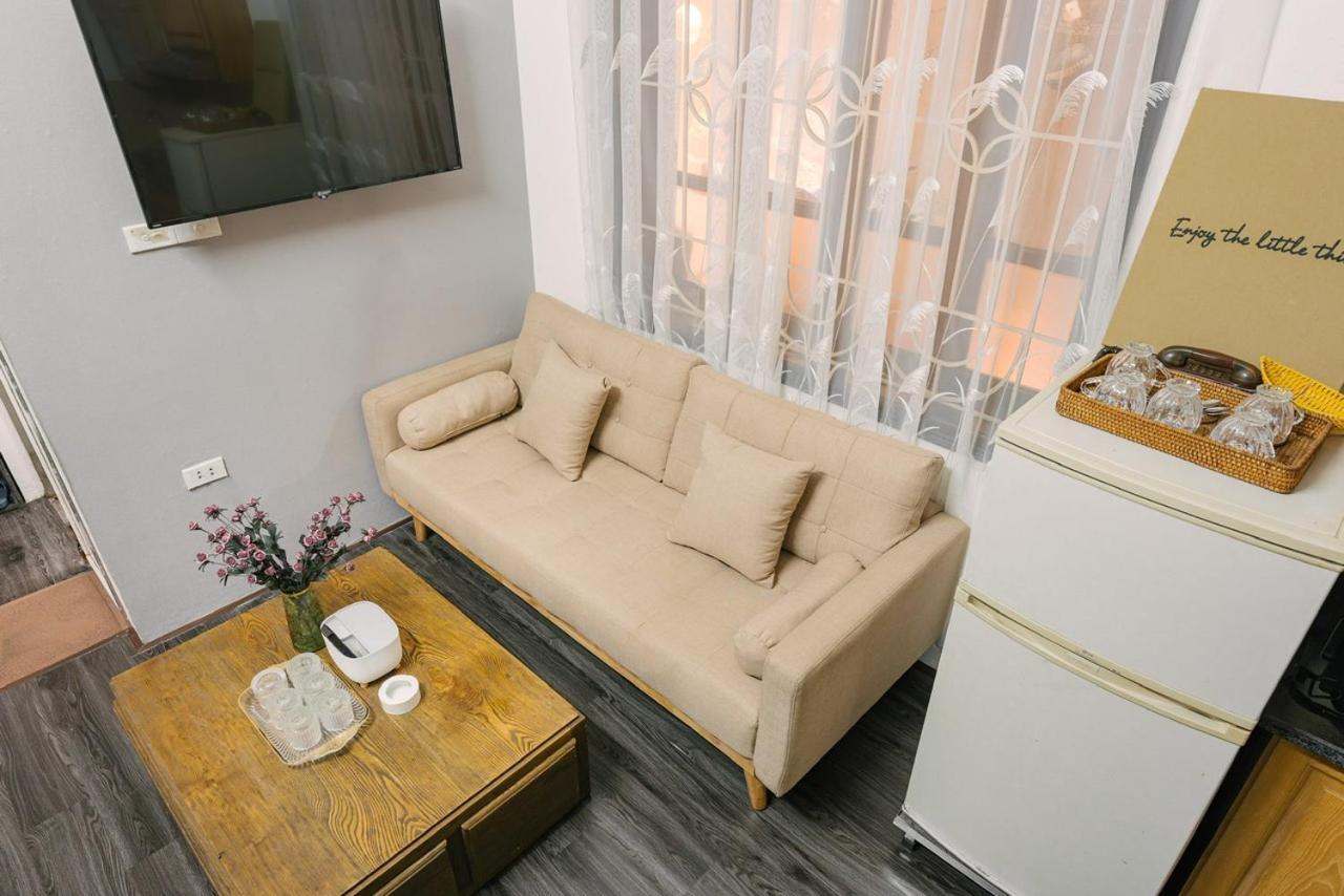 Apartment Ha Noi, 3 Bedrooms, Big Balcony, Super Location, Hanoi