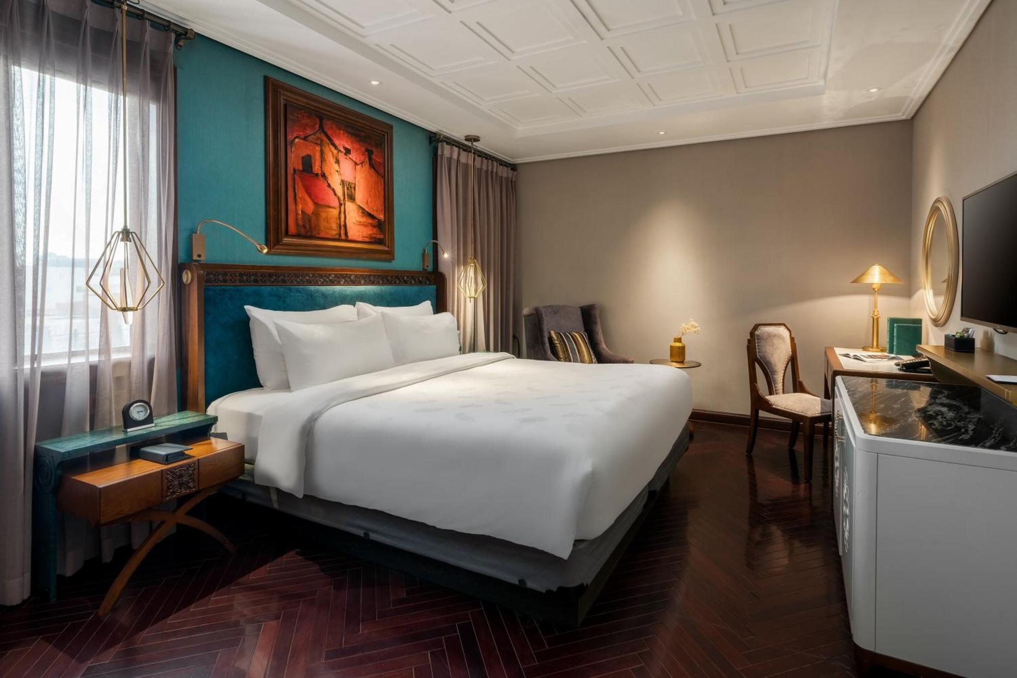 Peridot Grand Luxury Boutique Hotel