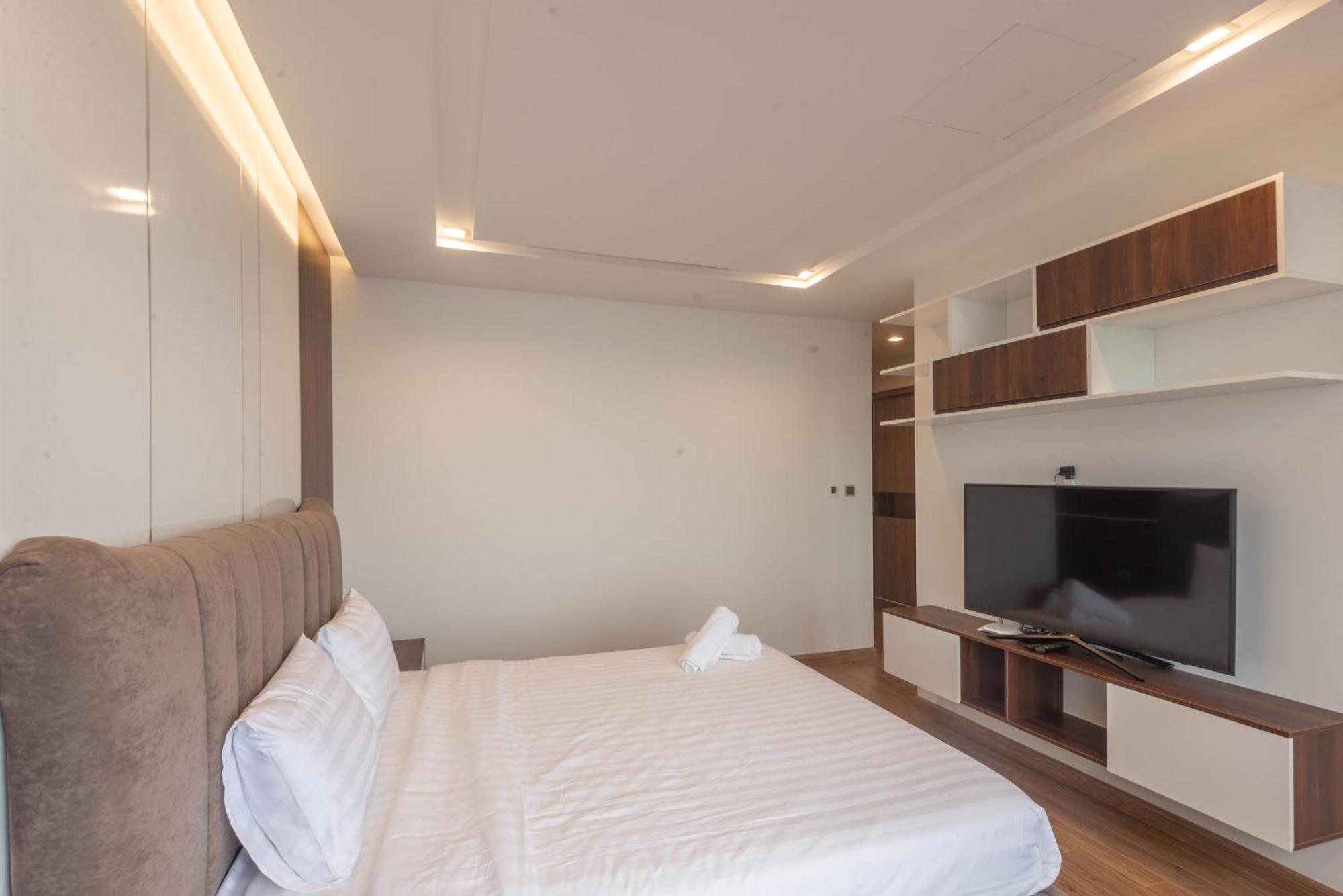 Royal Serviced Vinhomes Metropolis * Hanoi