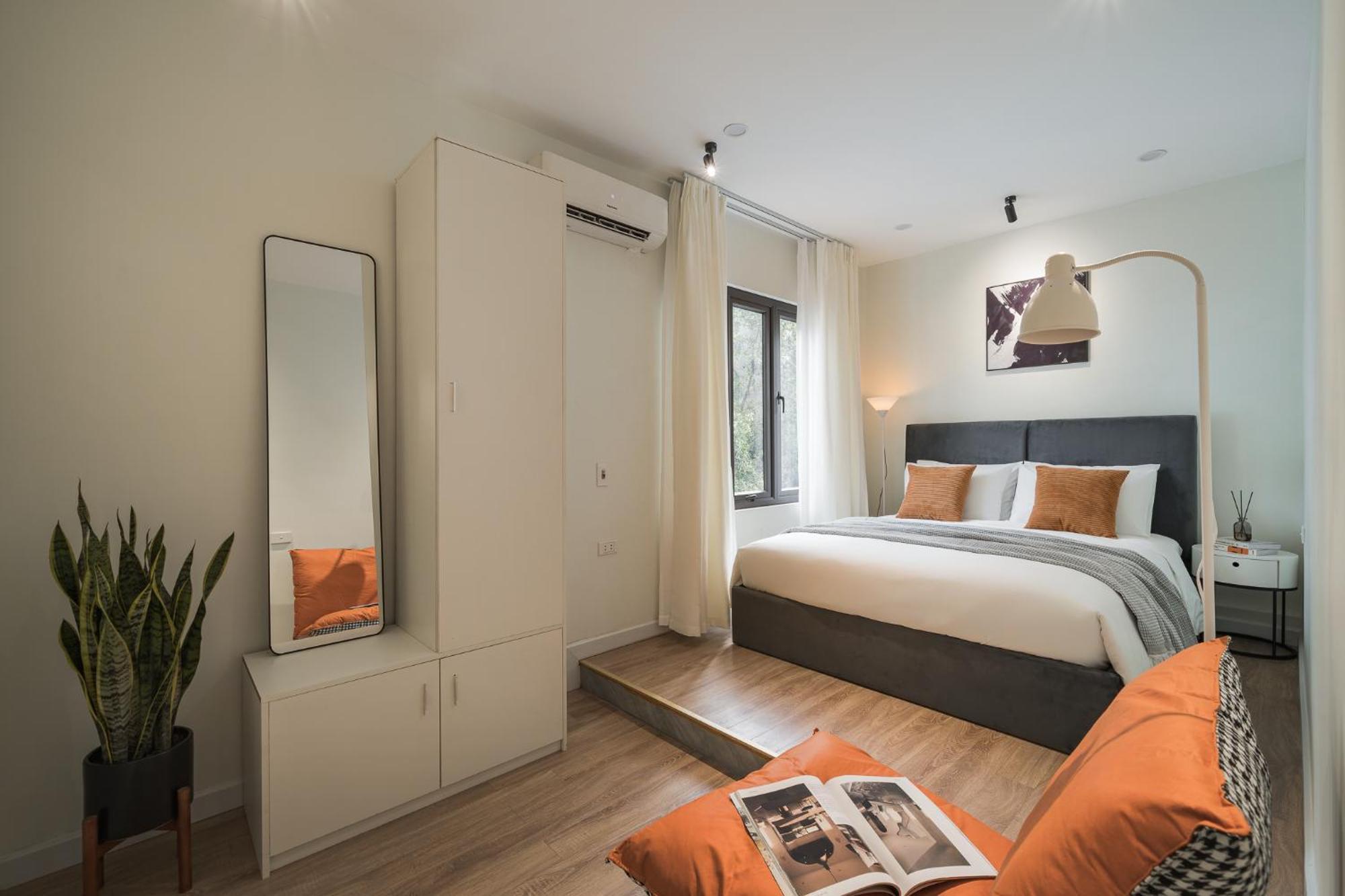 Căn hộ Full Sunshine With Balcony, Quiet And Security *