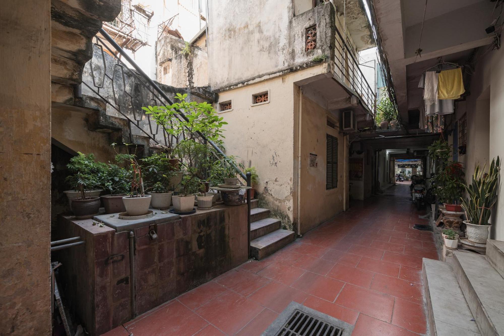Full Sunshine With Balcony, Quiet And Security * Hà Nội