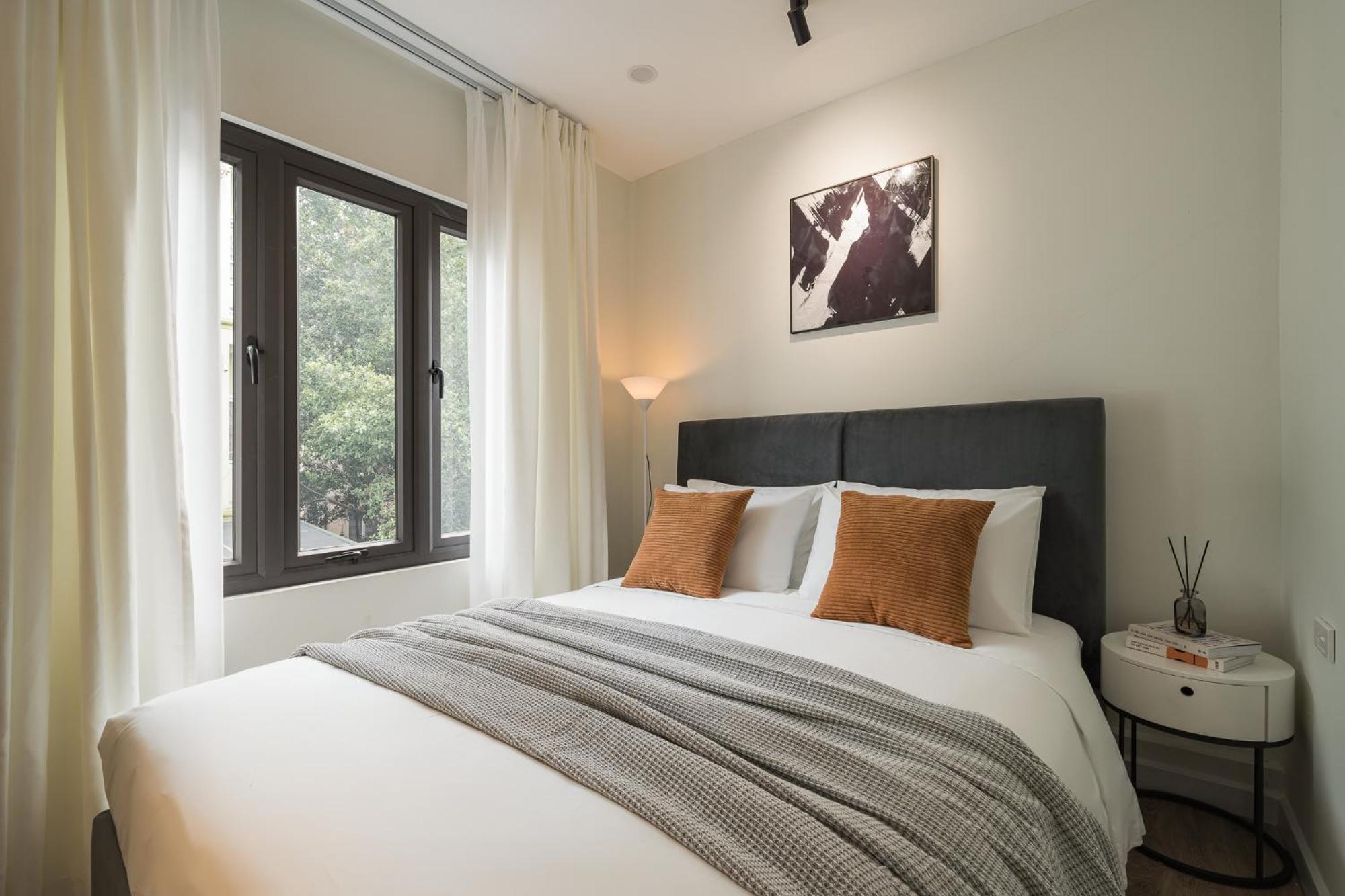 Full Sunshine With Balcony, Quiet And Security Căn hộ