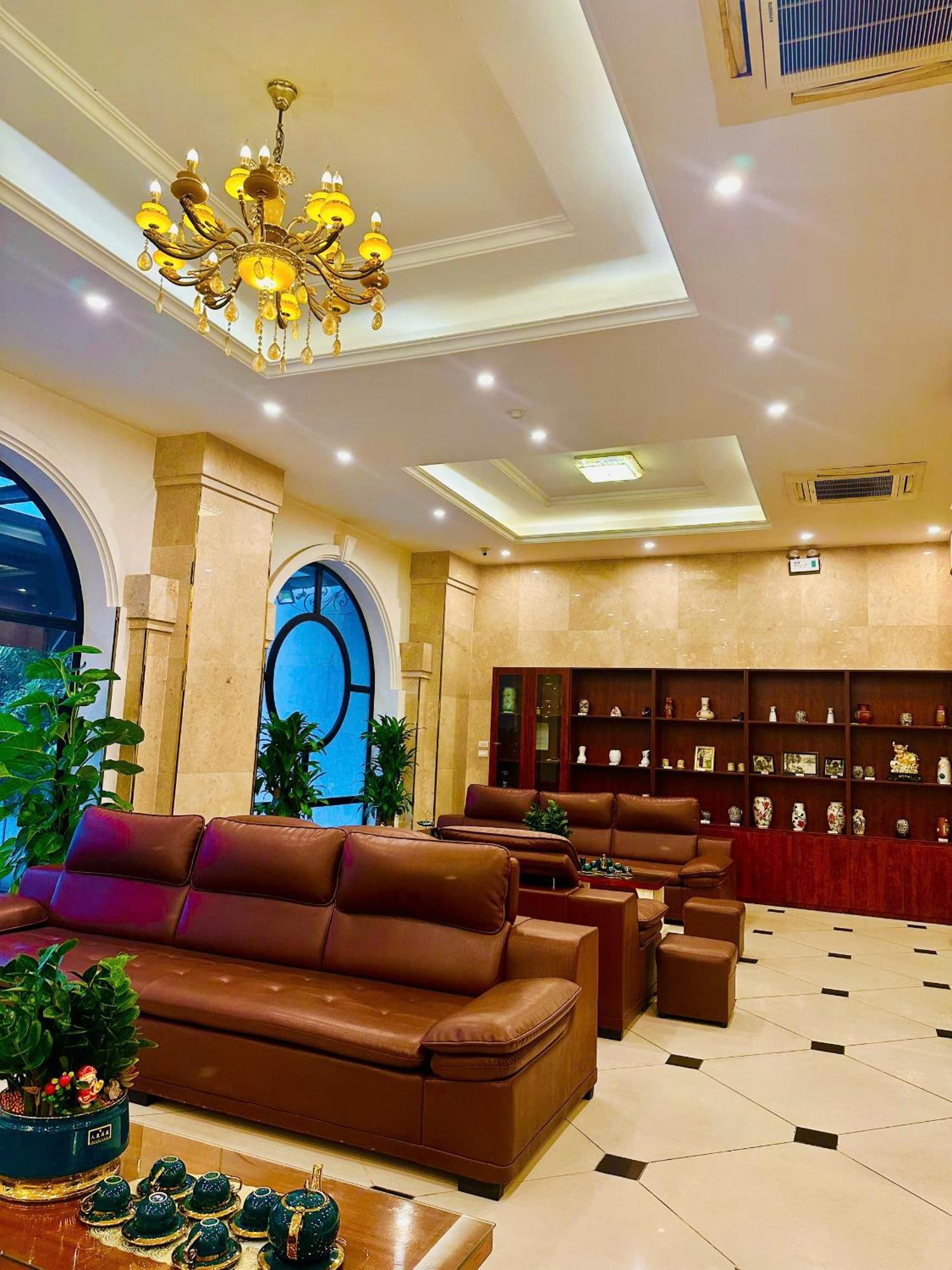 Sunrise Hotel