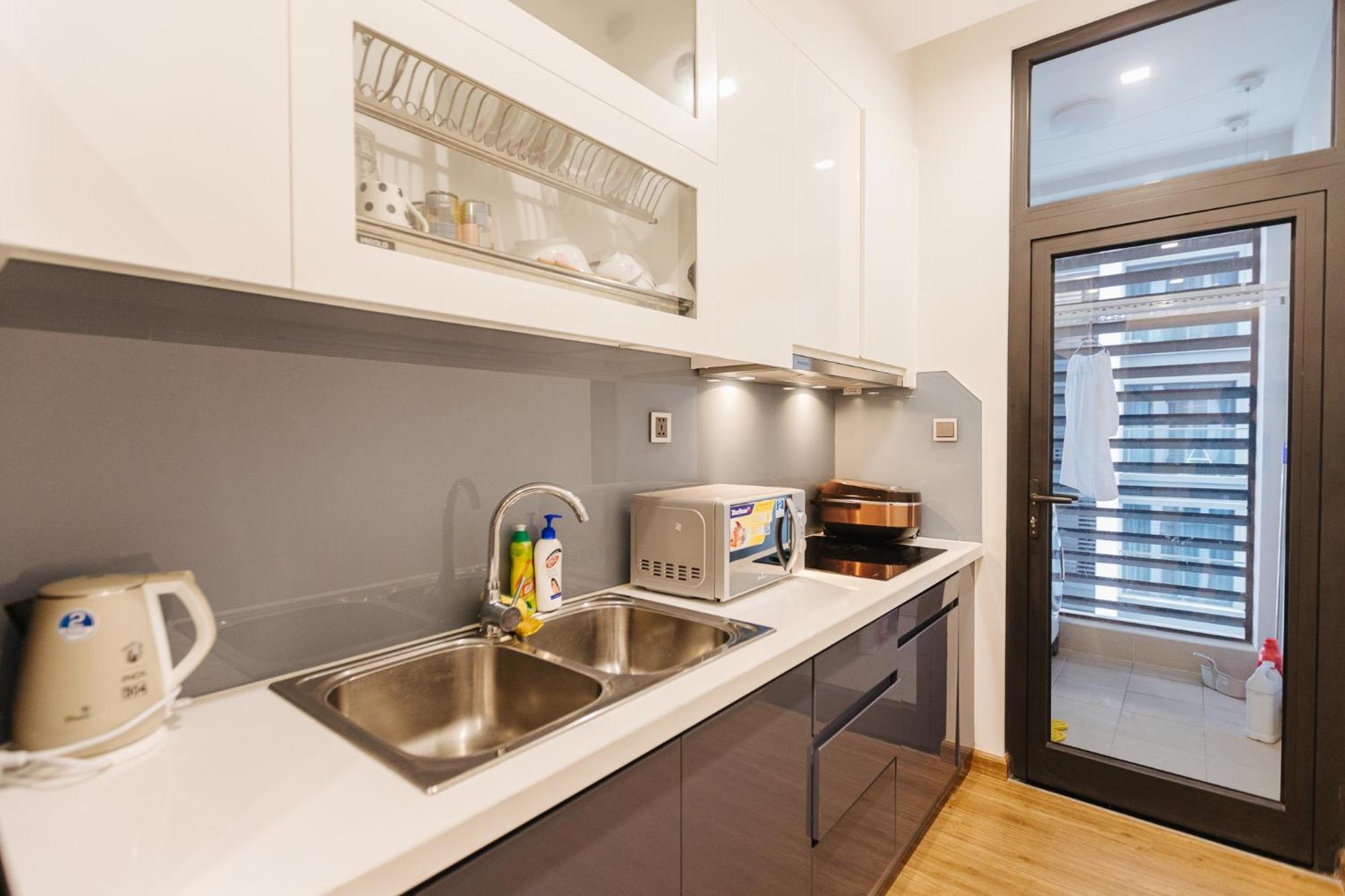 Lynn - Vinhomes Metropolis Near Lotte Center Apartment *