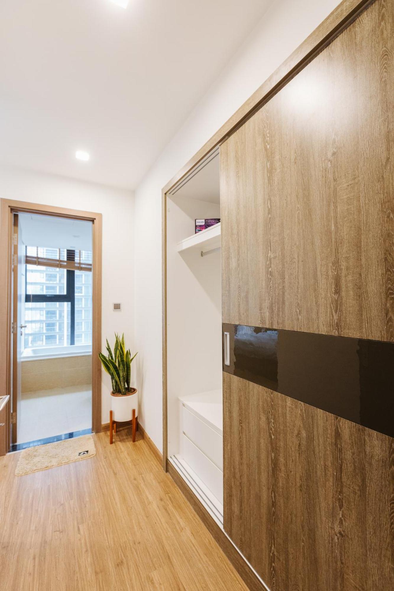 Lynn - Vinhomes Metropolis Near Lotte Center *