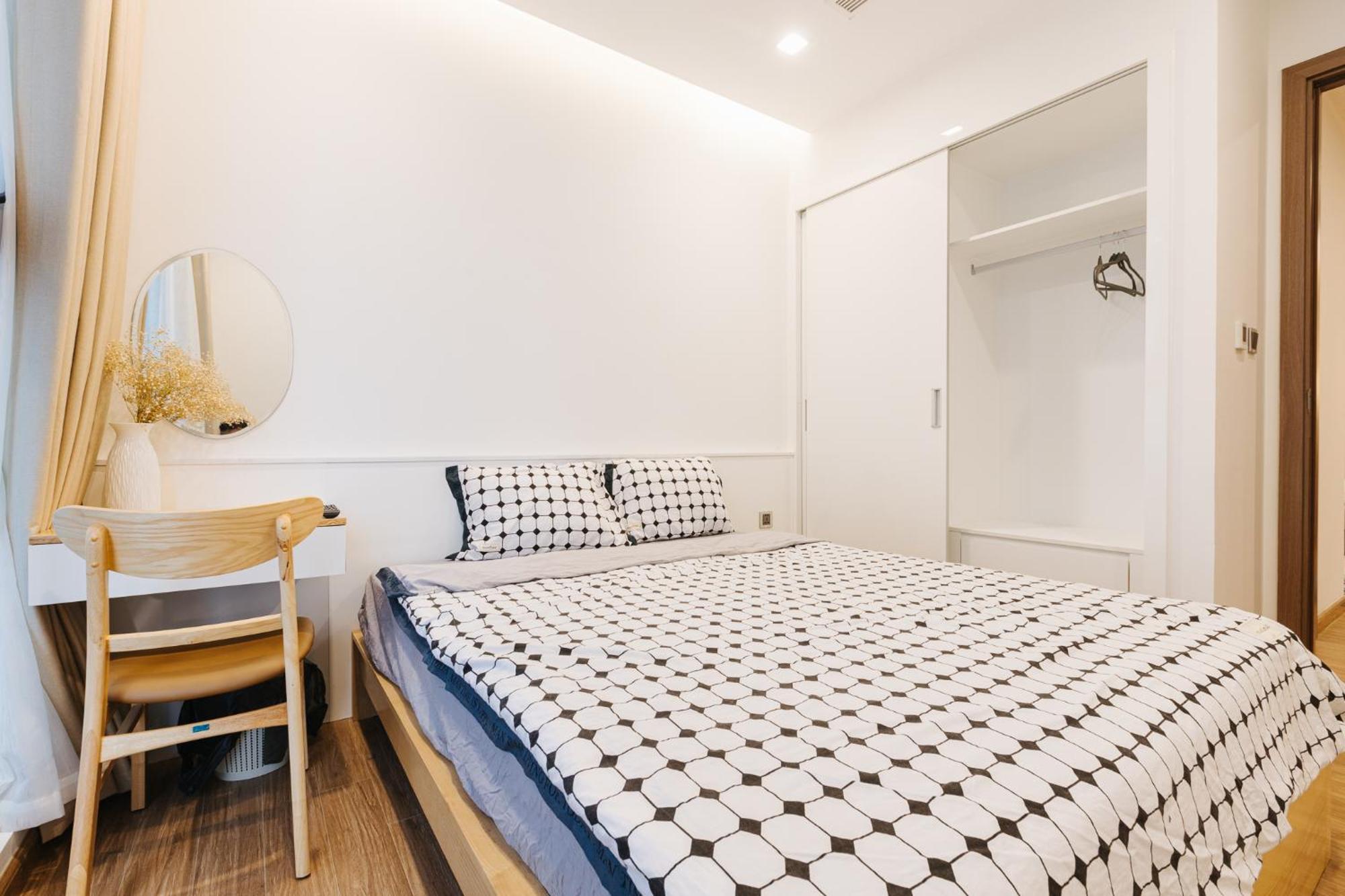 Lynn - Vinhomes Metropolis Near Lotte Center * Hanoi