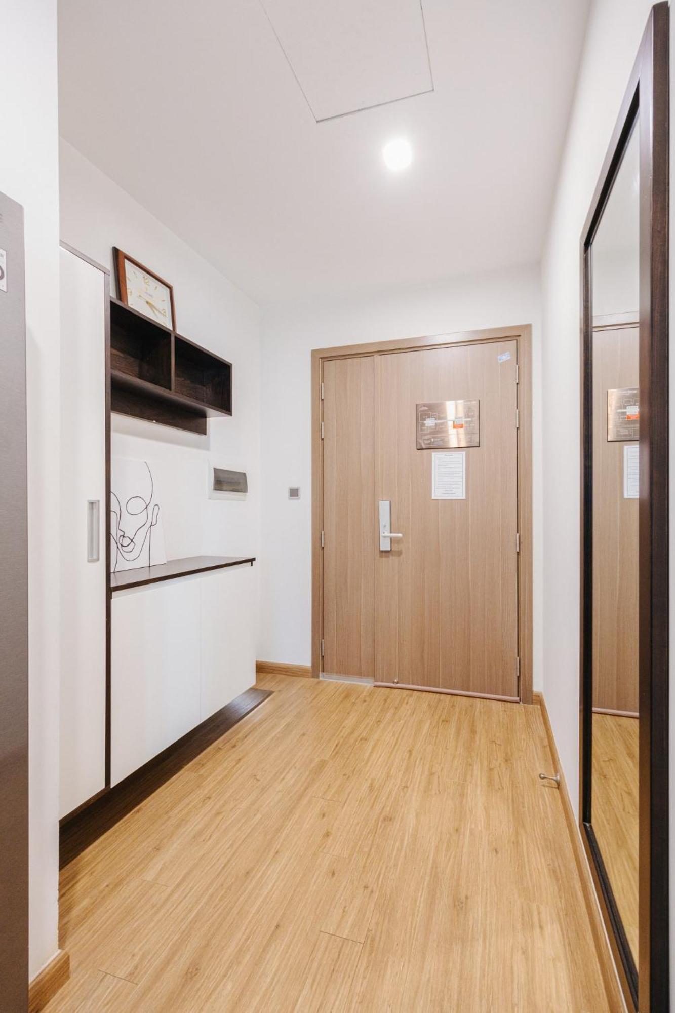 Lynn - Vinhomes Metropolis Near Lotte Center *