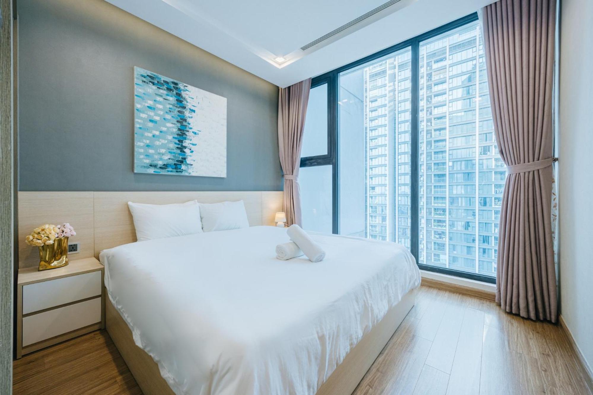 Lynn - Vinhomes Metropolis Near Lotte Center *