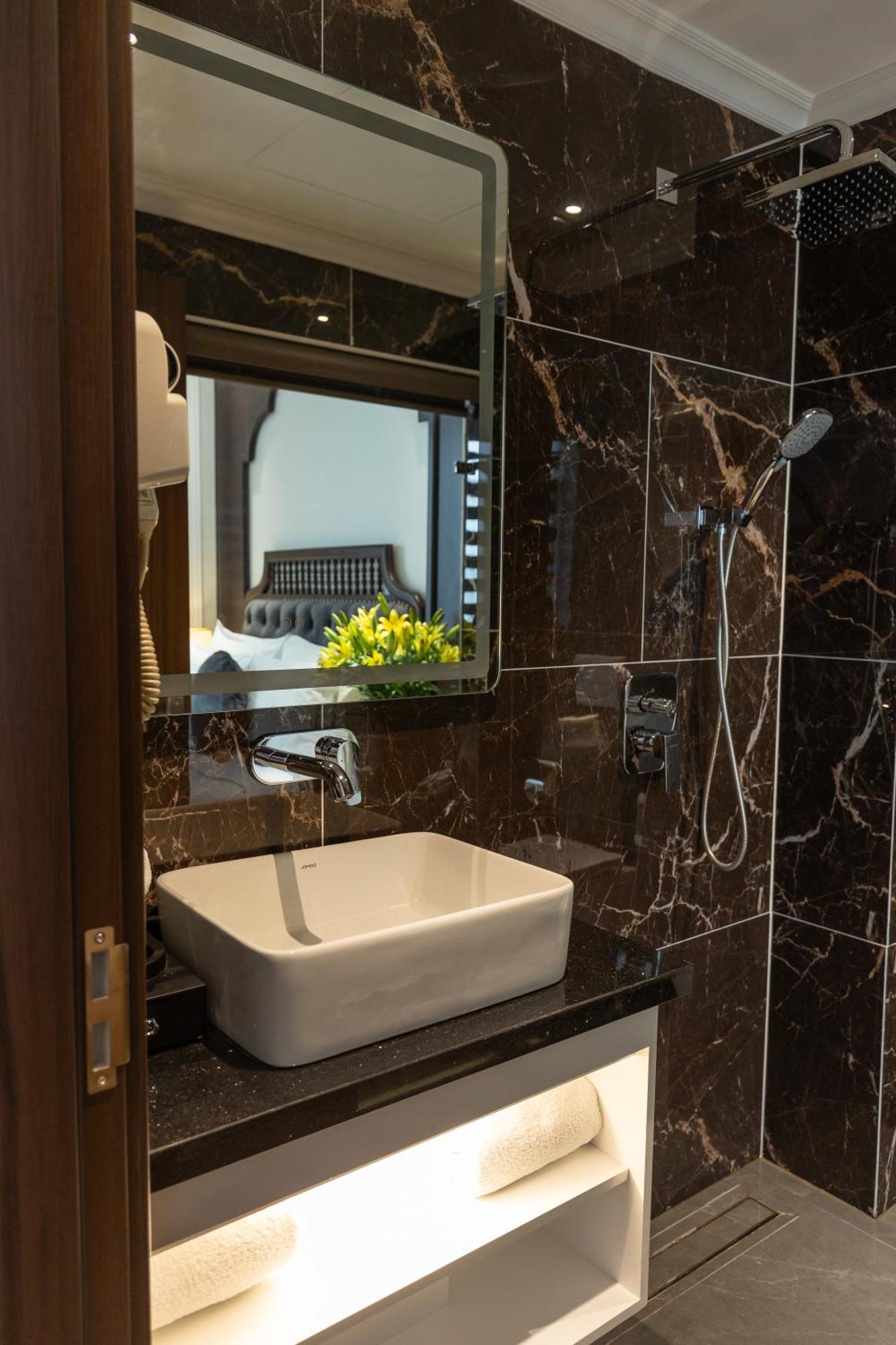 Hoang Gia Xa La Boutique Hotel Hanoi