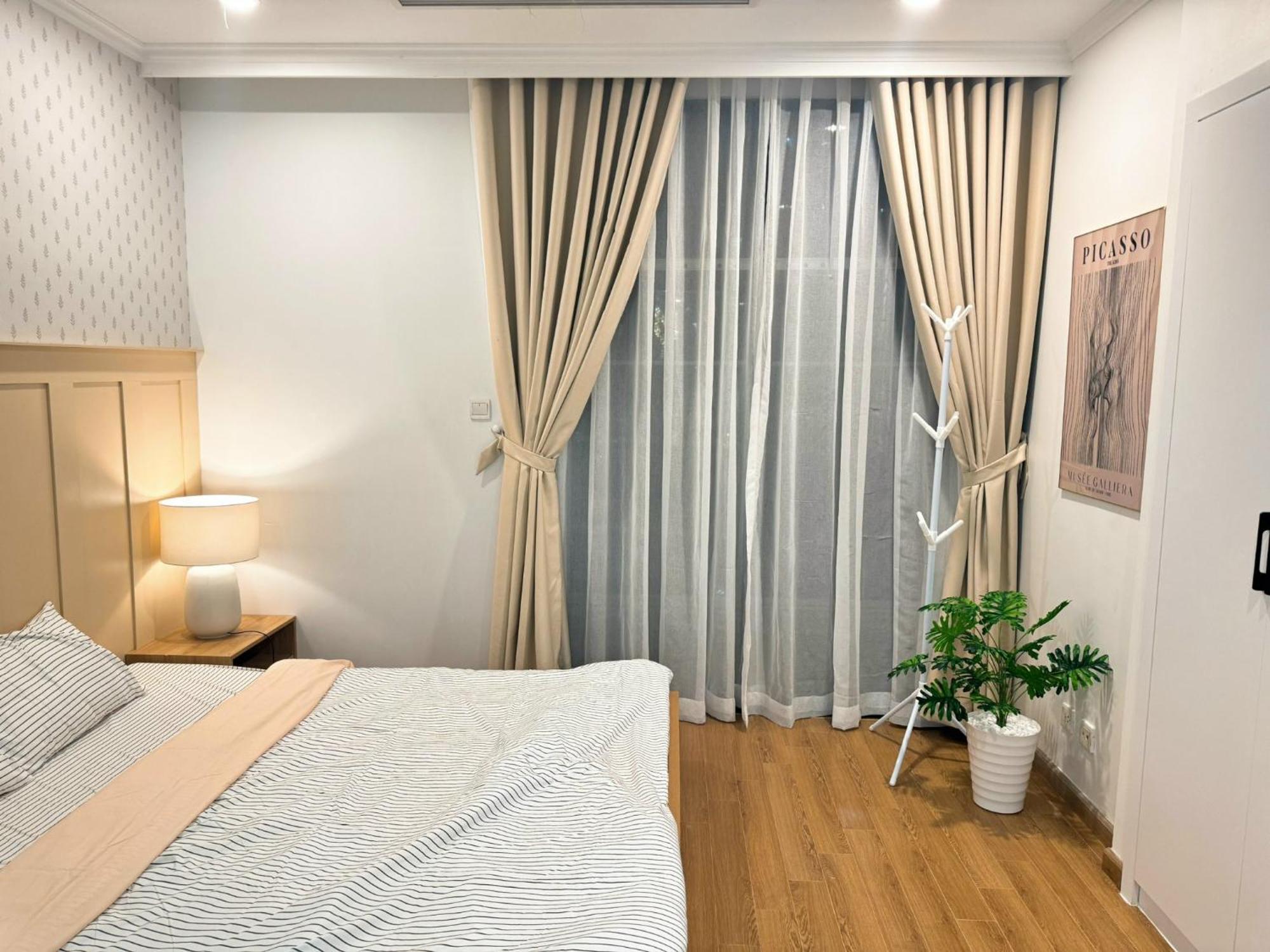 Căn hộ U - 1 Bedroom At Vinhomes Royal *