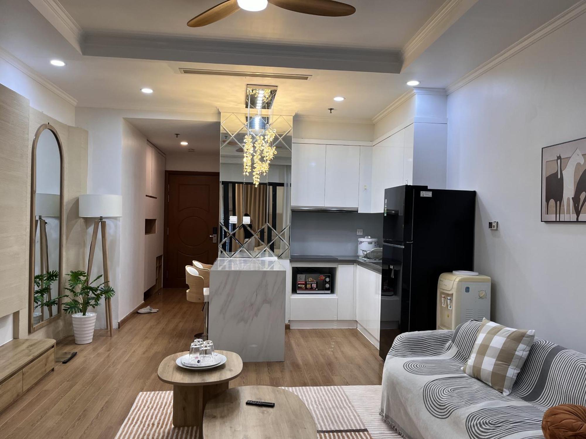 Căn hộ U - 1 Bedroom At Vinhomes Royal *