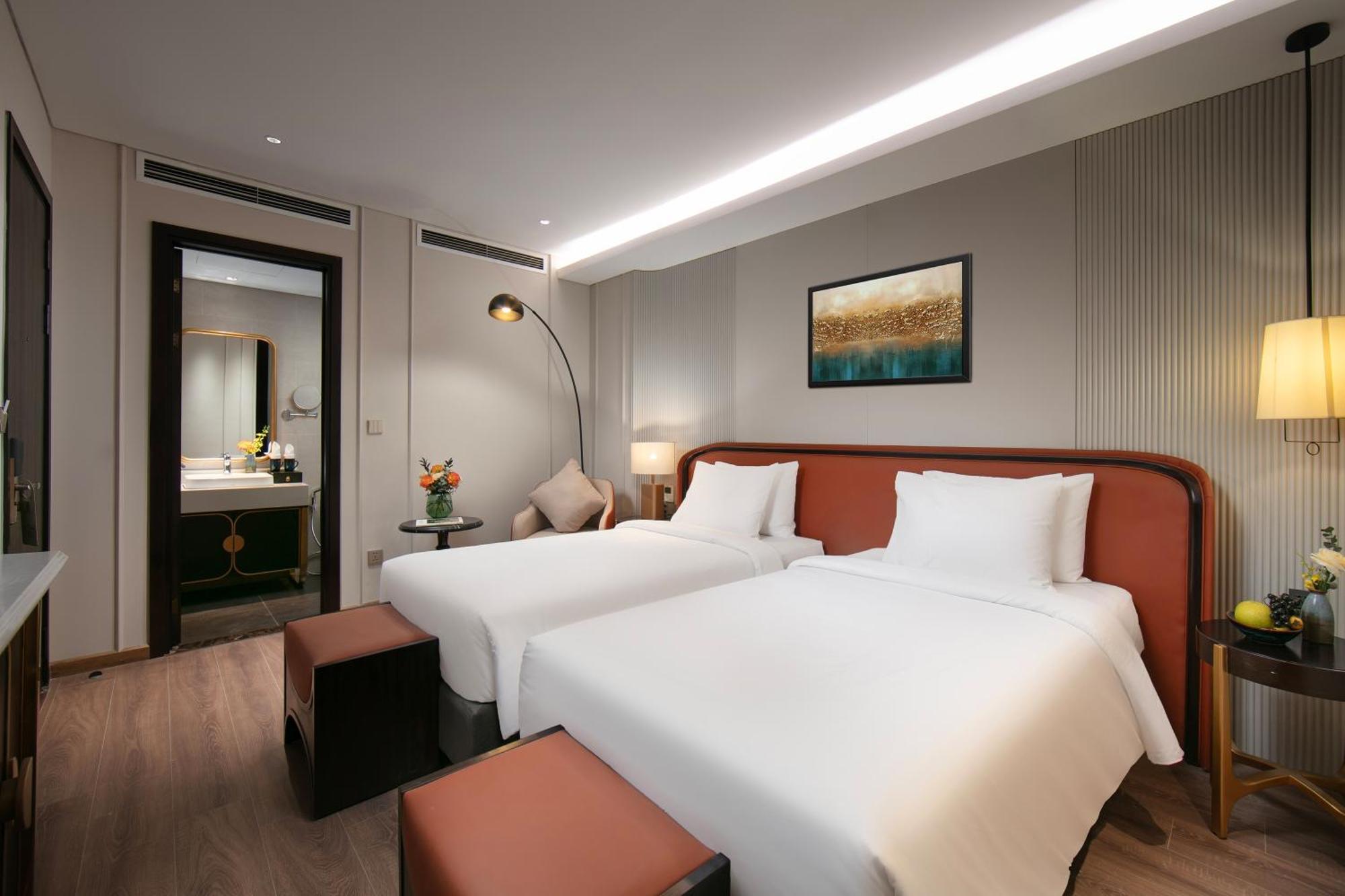 Le Premier & Rooftop Bar Hotel Hanoi