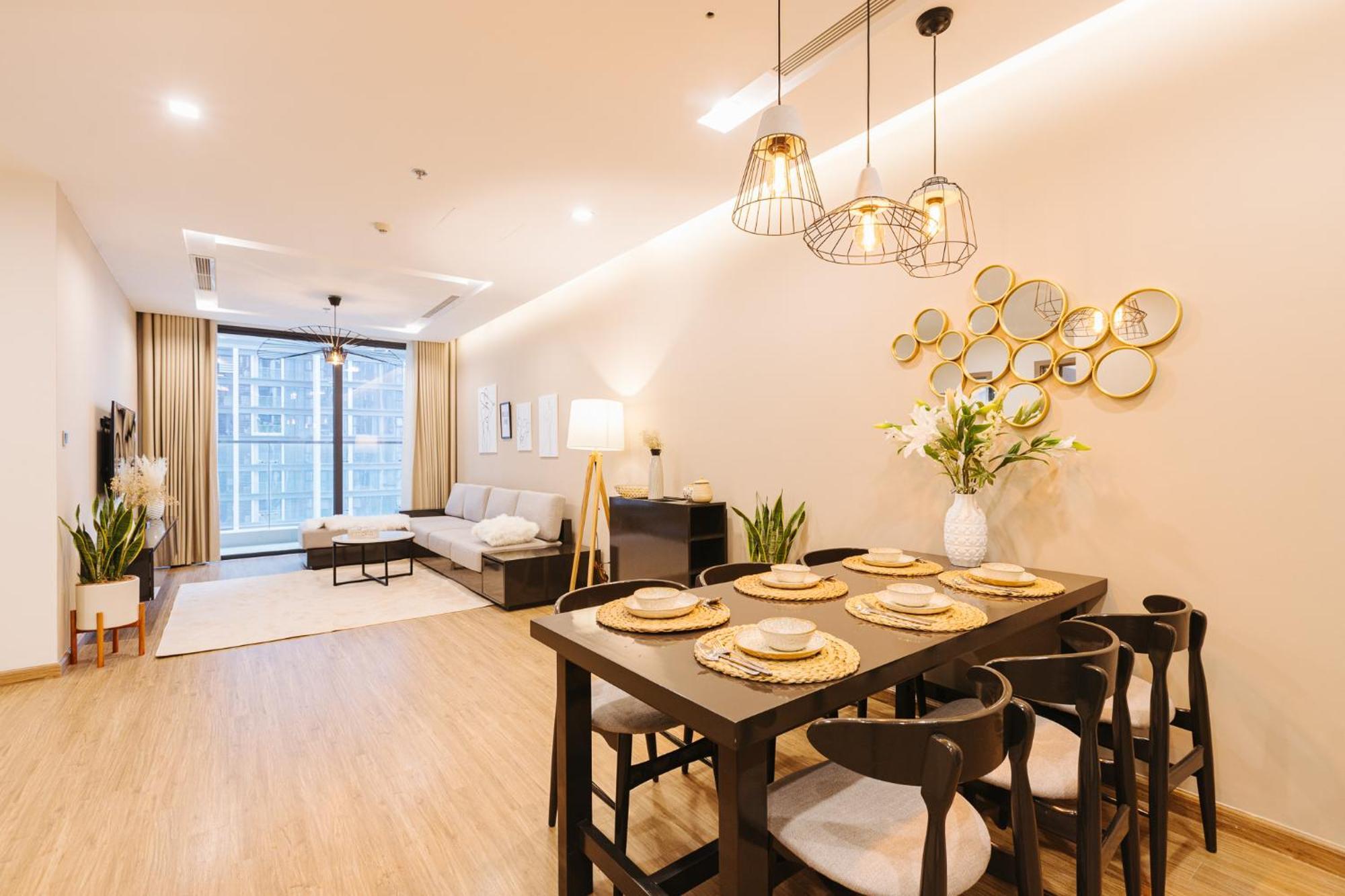 Apartment Luxury In Vinhomes Metropolis Near Lotte Hanoi