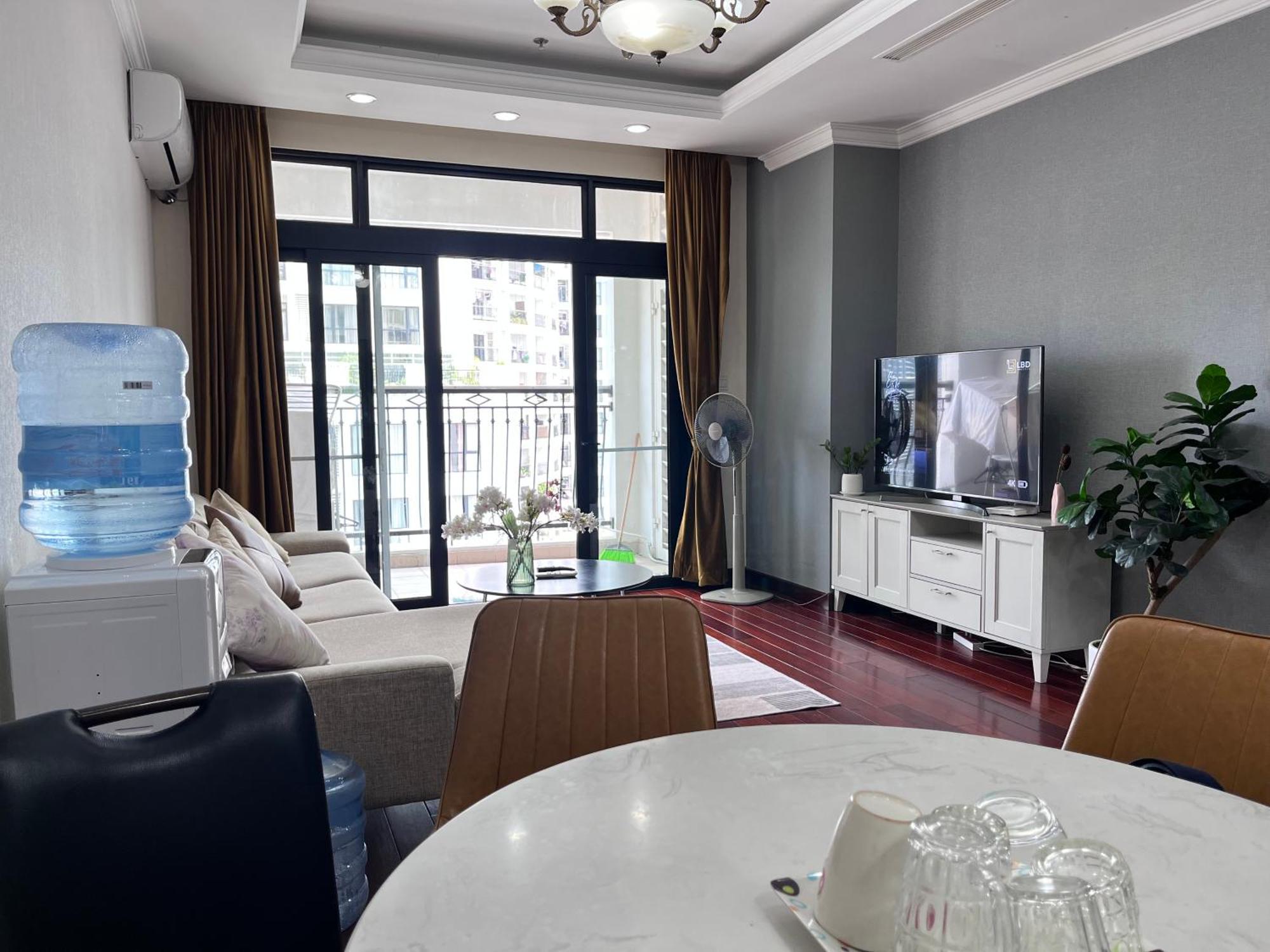 Apartment Vinhomes Royal Luxury 3br