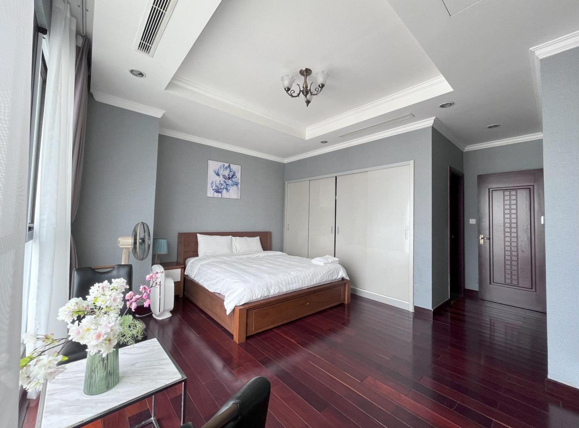 Vinhomes Royal Luxury 3br * Hanoi