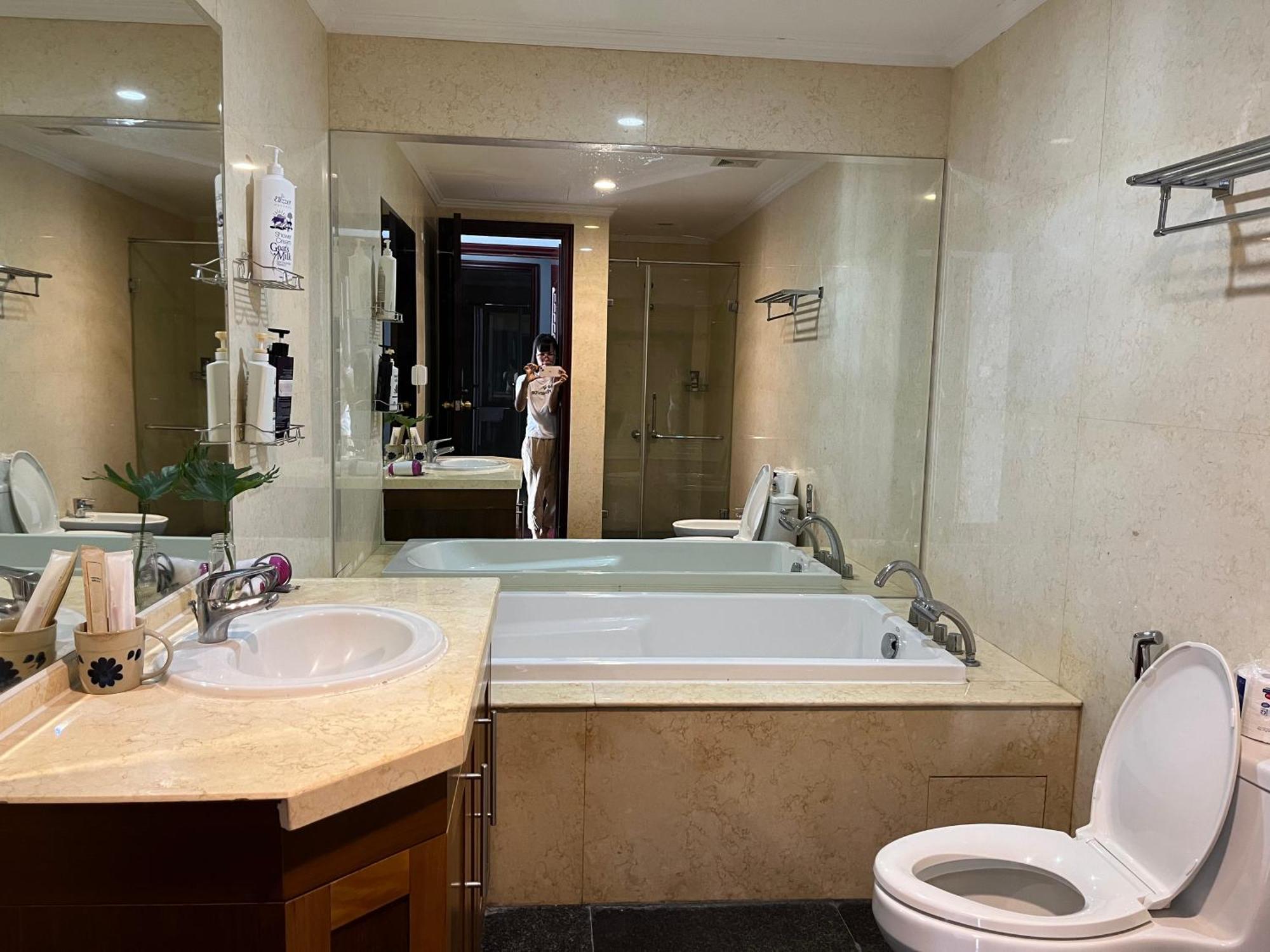 Apartment Vinhomes Royal Luxury 3br