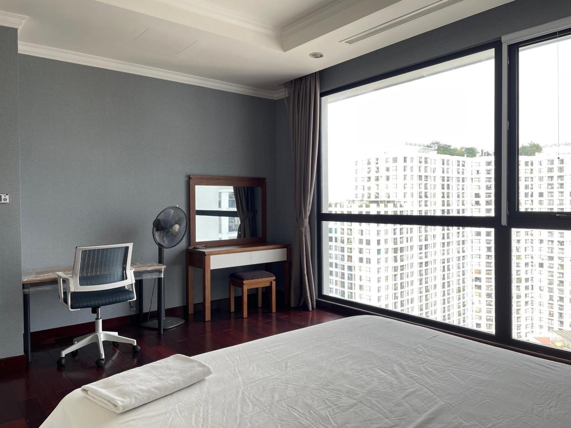 Apartment Vinhomes Royal Luxury 3br Hanoi
