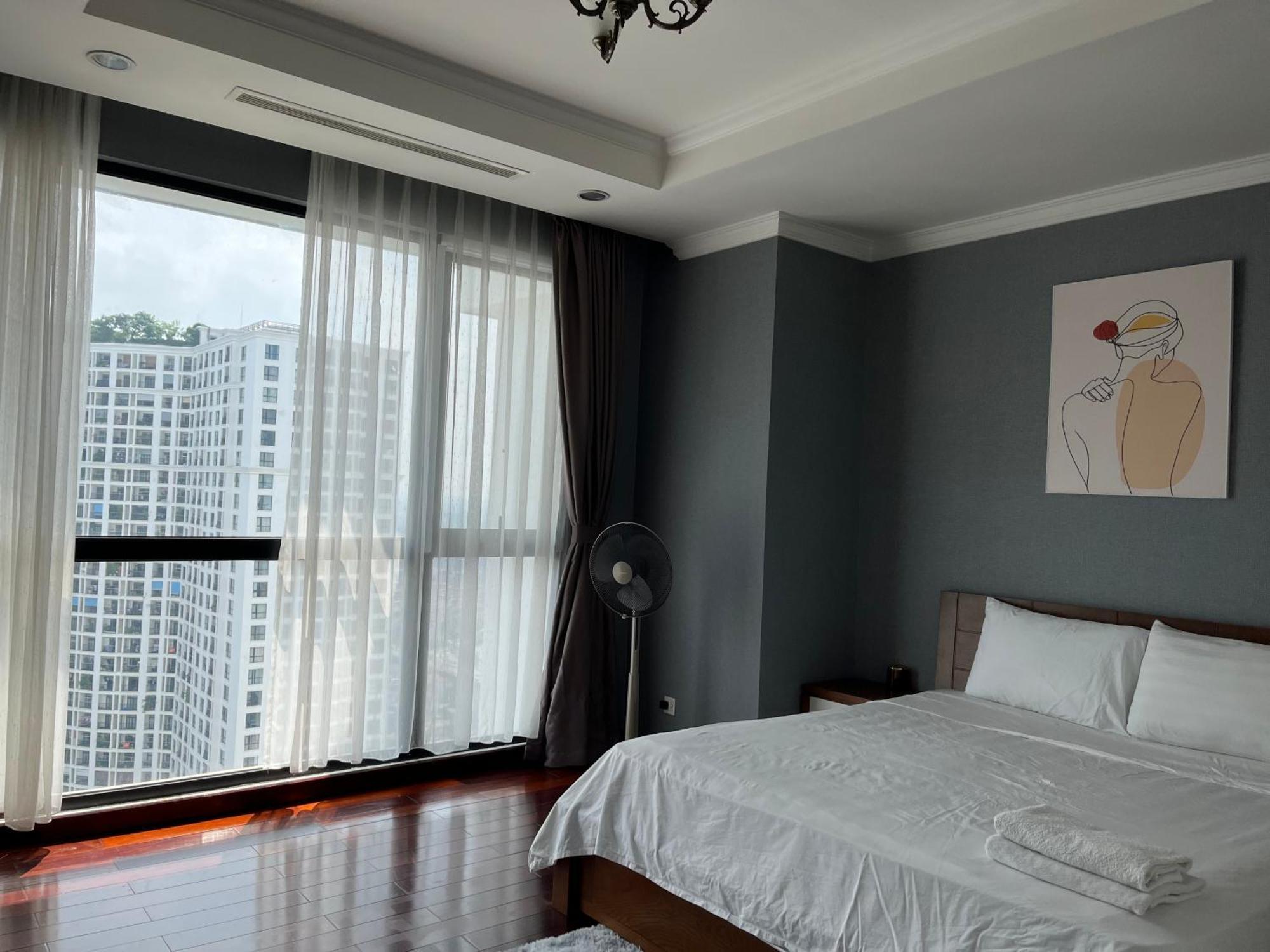 Vinhomes Royal Luxury 3br * Hanoi