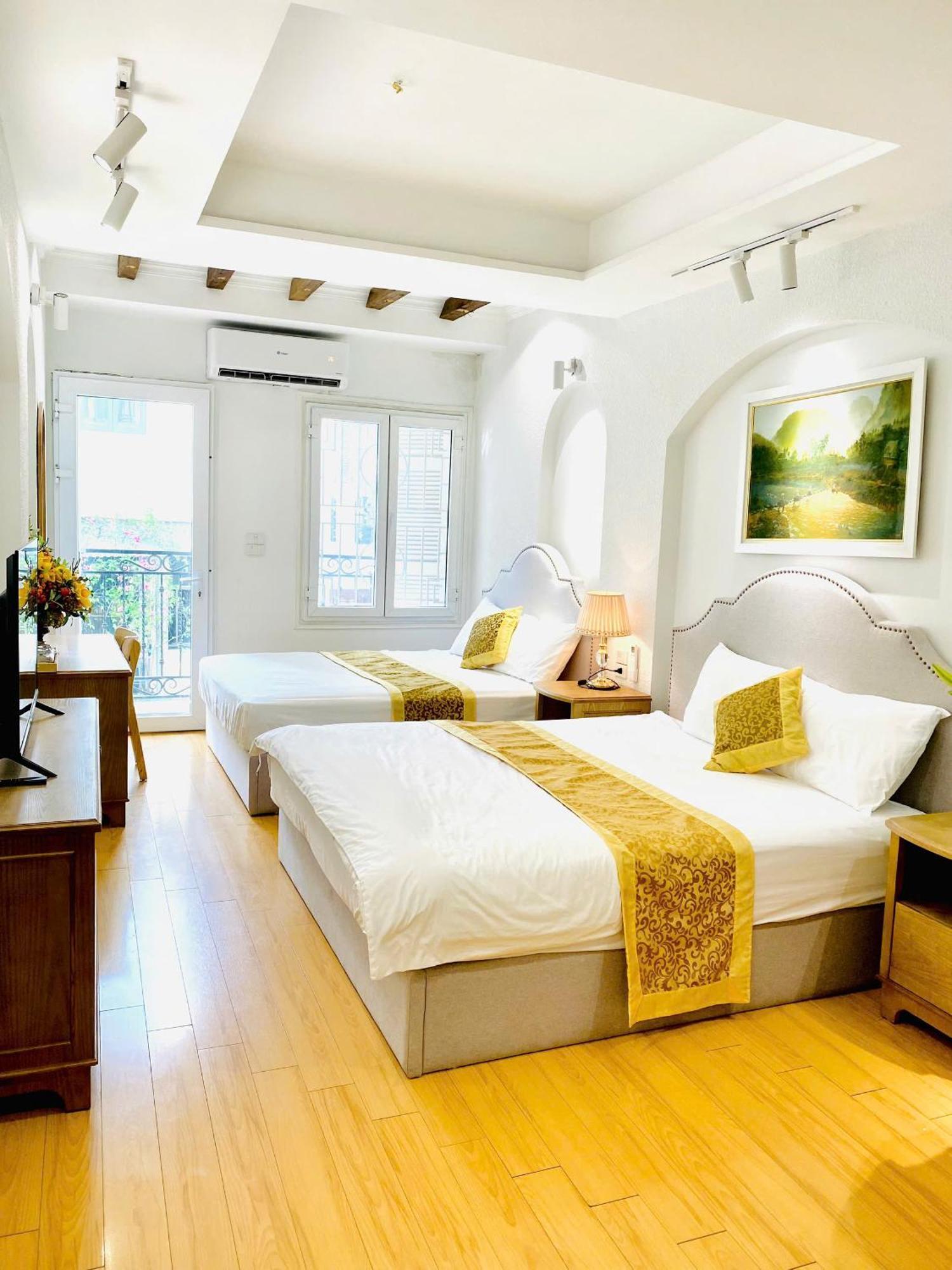 La Mandarina & Travel At 13 Hang Hanh Street * Hanoi